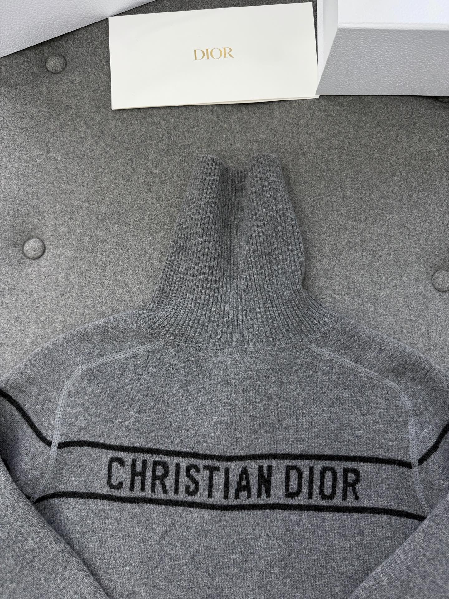 디올 오블리크 캐시미어 리버시블 가디건