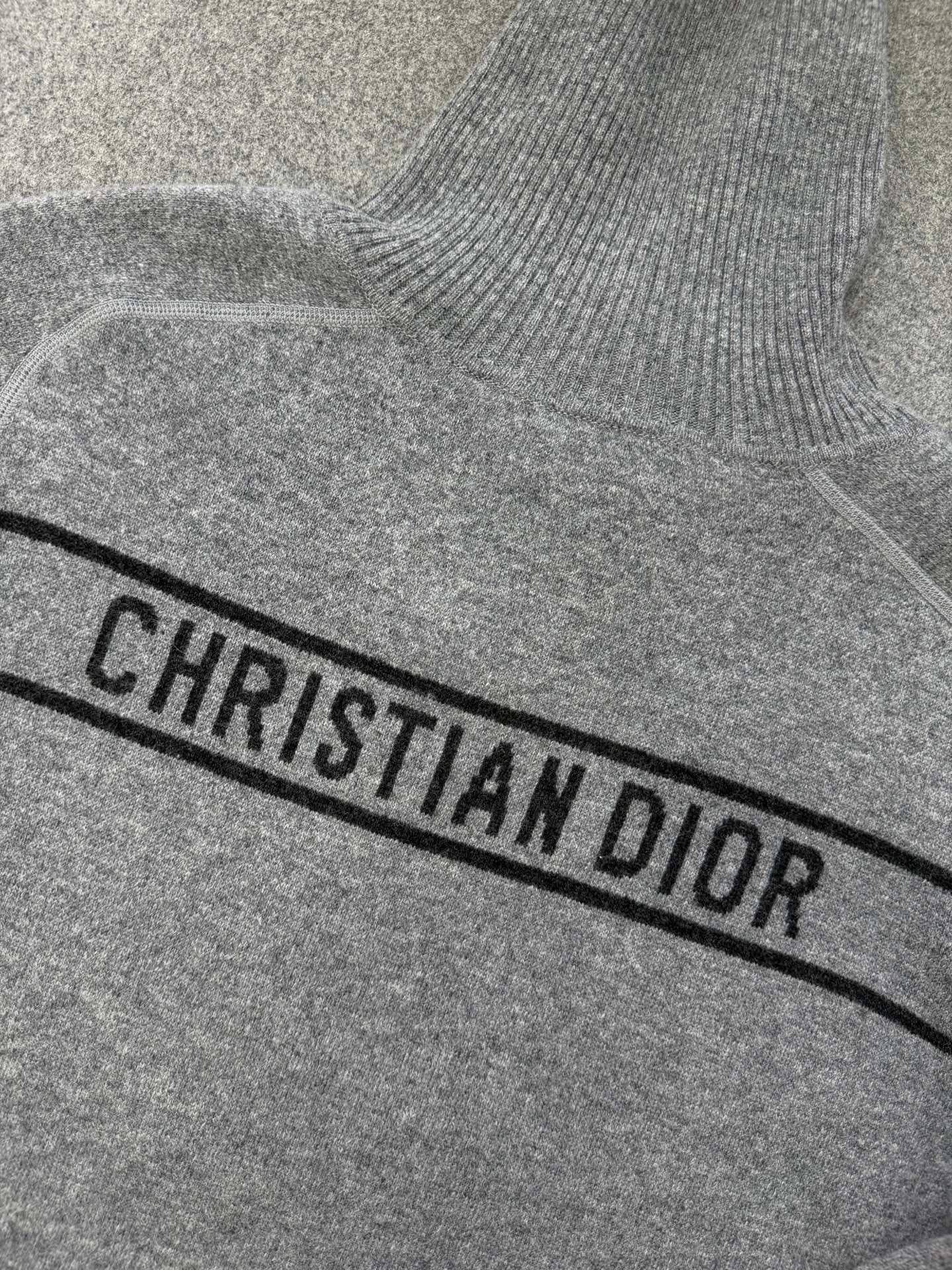 디올 오블리크 캐시미어 리버시블 가디건