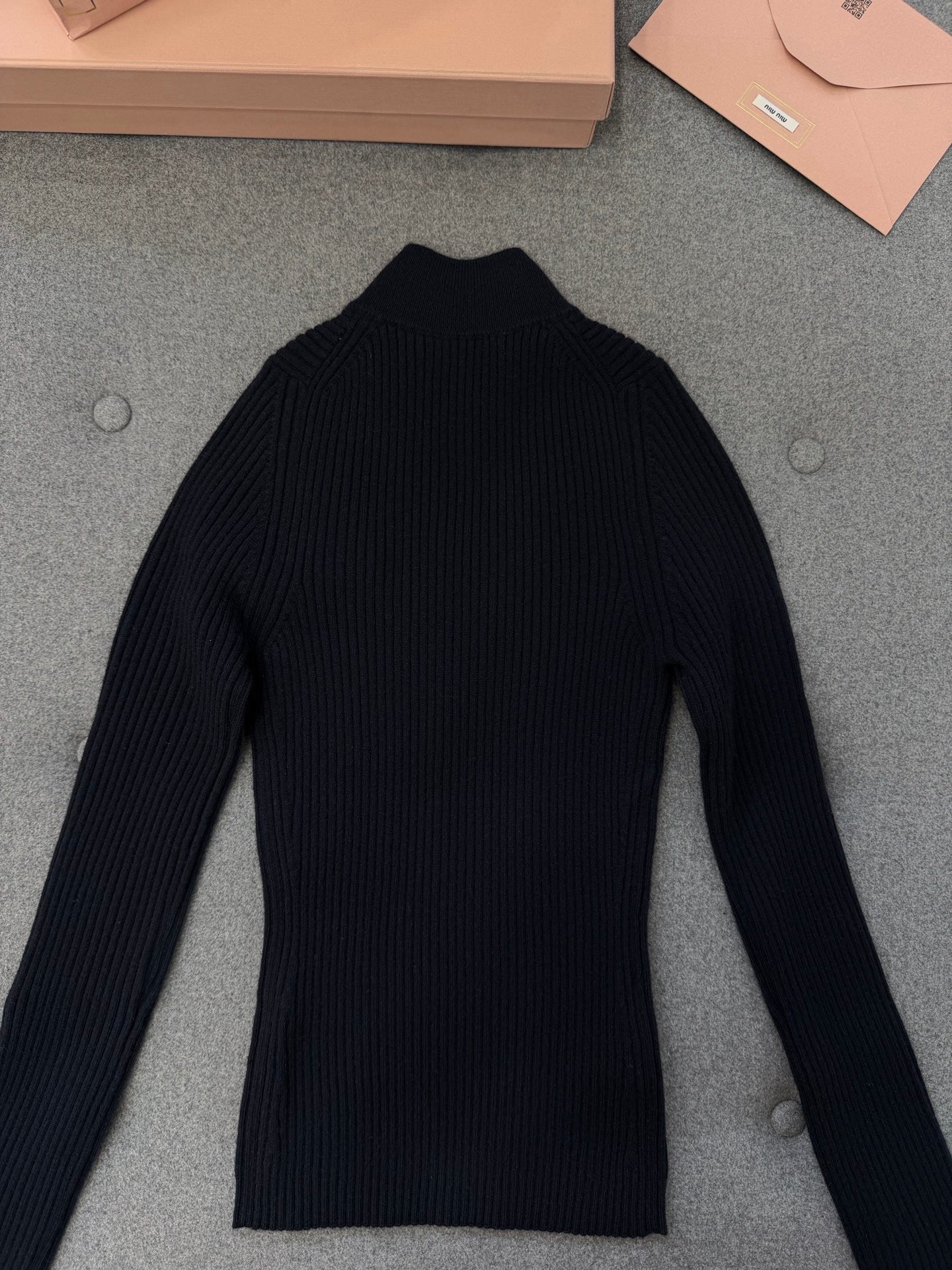 미우미우 캐시미어 가죽 지퍼 가디건