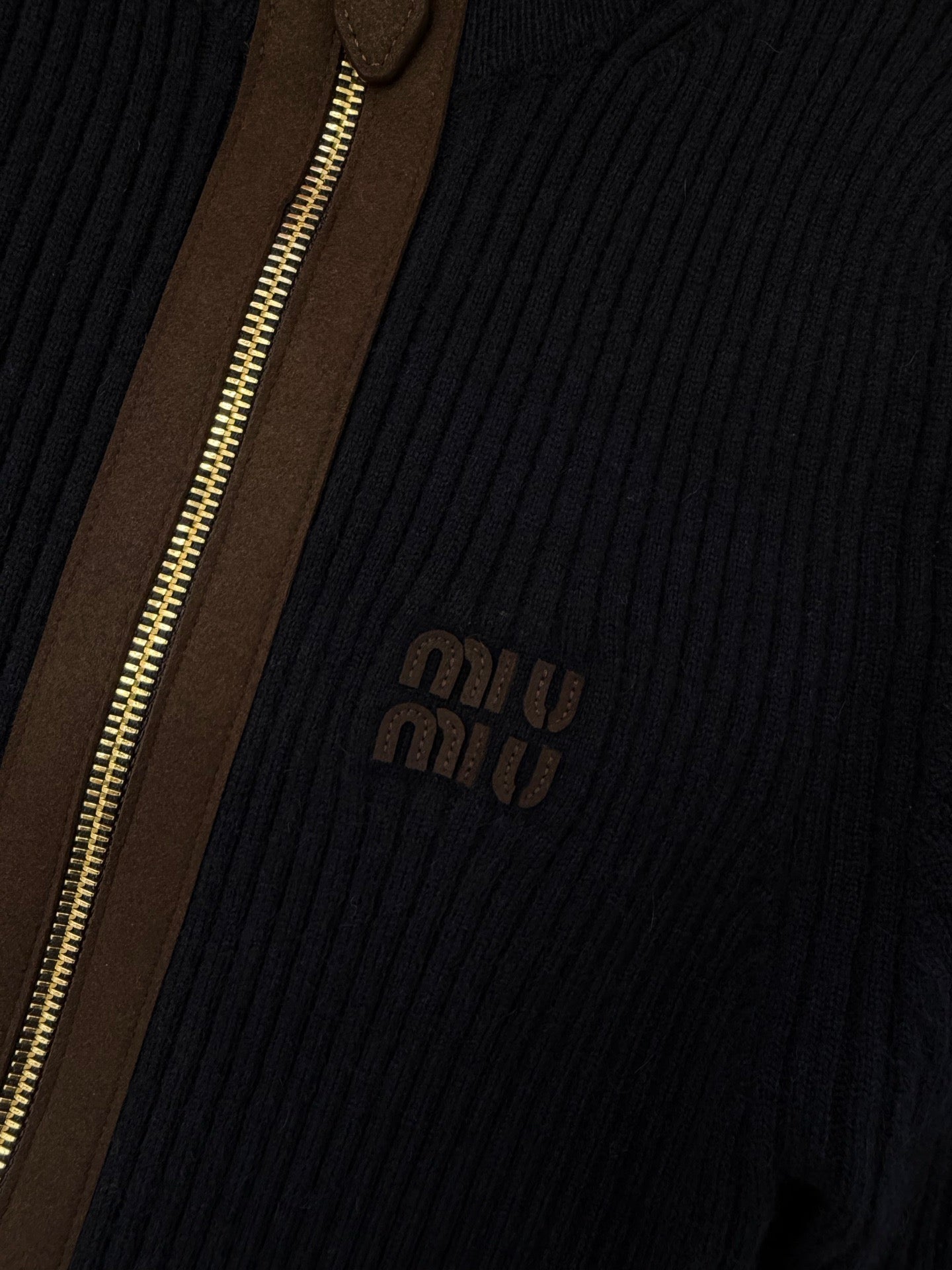 미우미우 캐시미어 가죽 지퍼 가디건