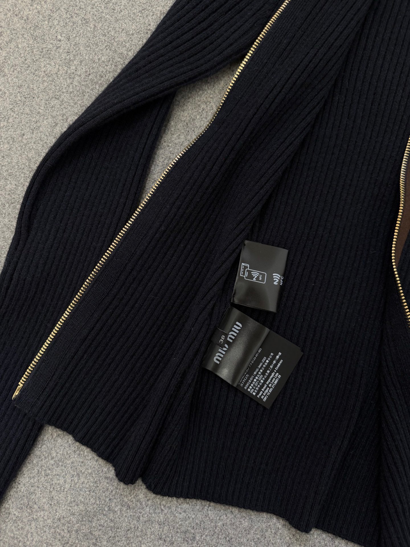 미우미우 캐시미어 가죽 지퍼 가디건