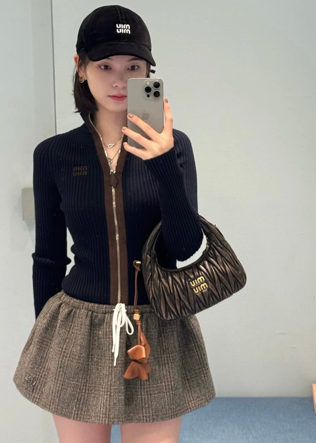 미우미우 캐시미어 가죽 지퍼 가디건