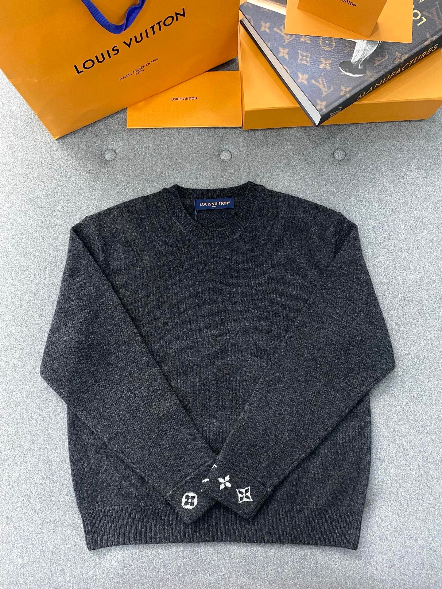 루이비통 캐시미어 풀오버