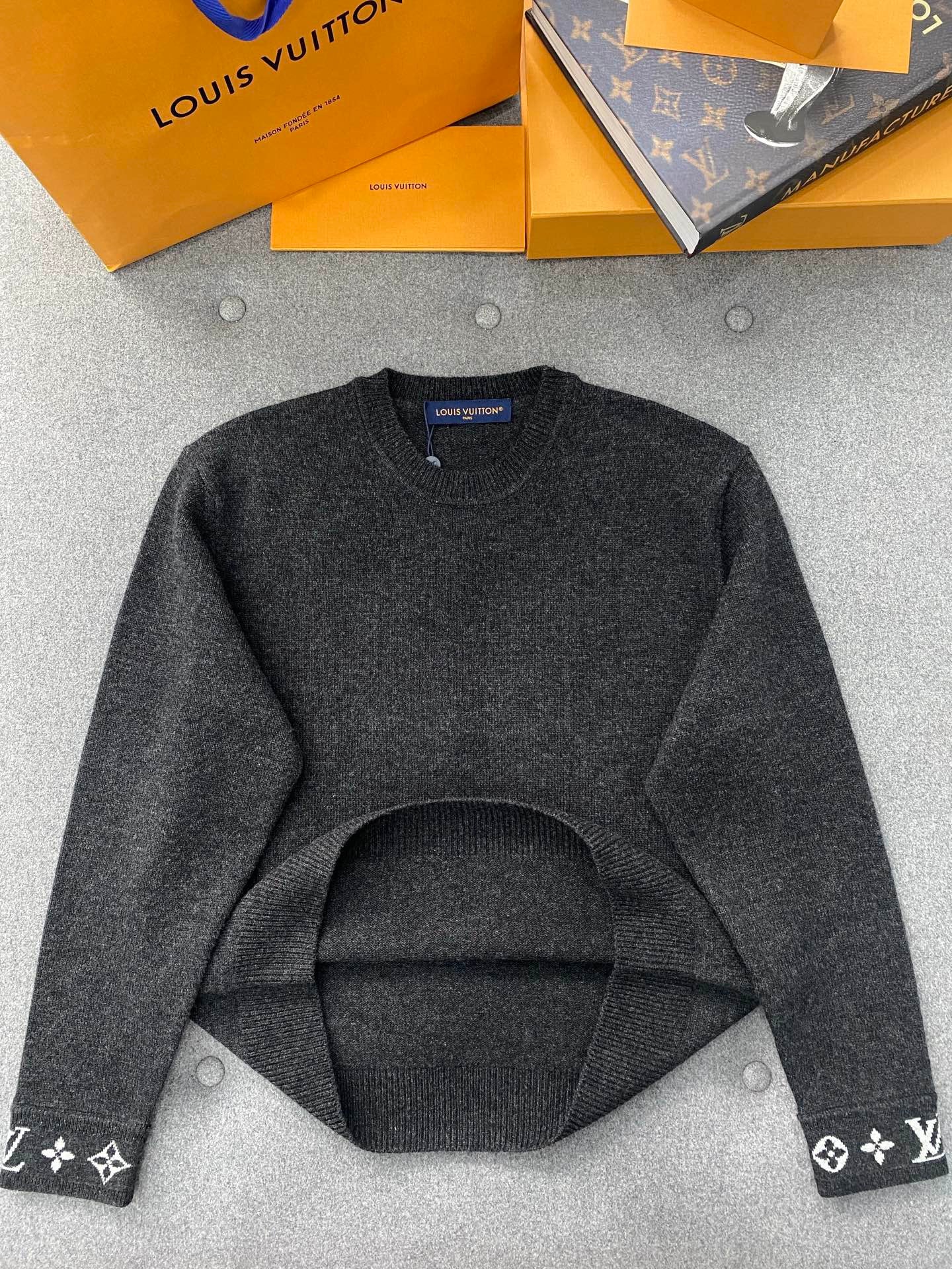 루이비통 캐시미어 풀오버