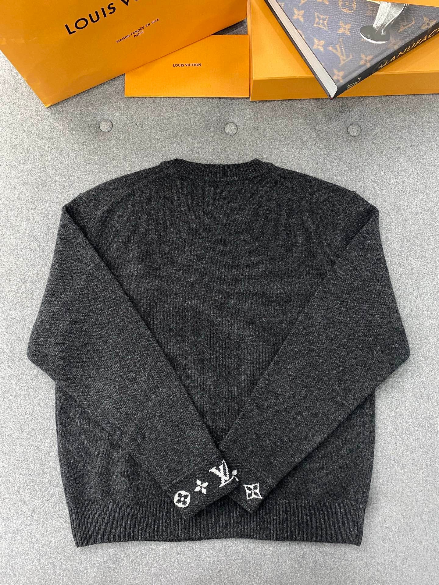 루이비통 캐시미어 풀오버
