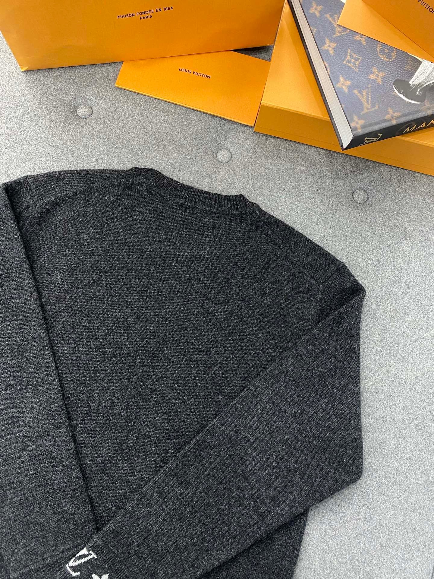 루이비통 캐시미어 풀오버