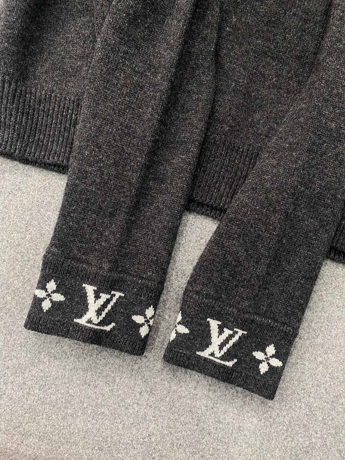 루이비통 캐시미어 풀오버