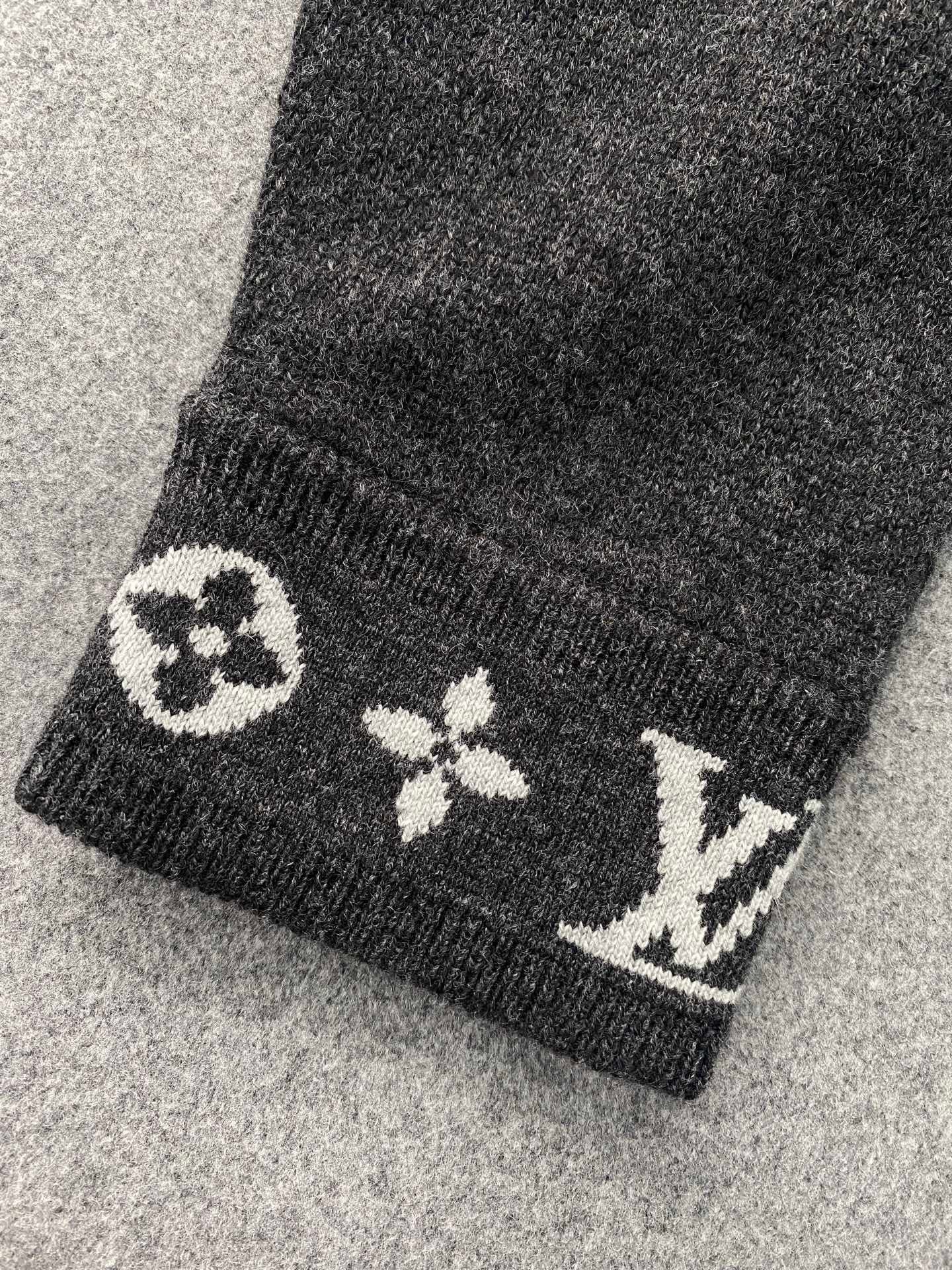 루이비통 캐시미어 풀오버