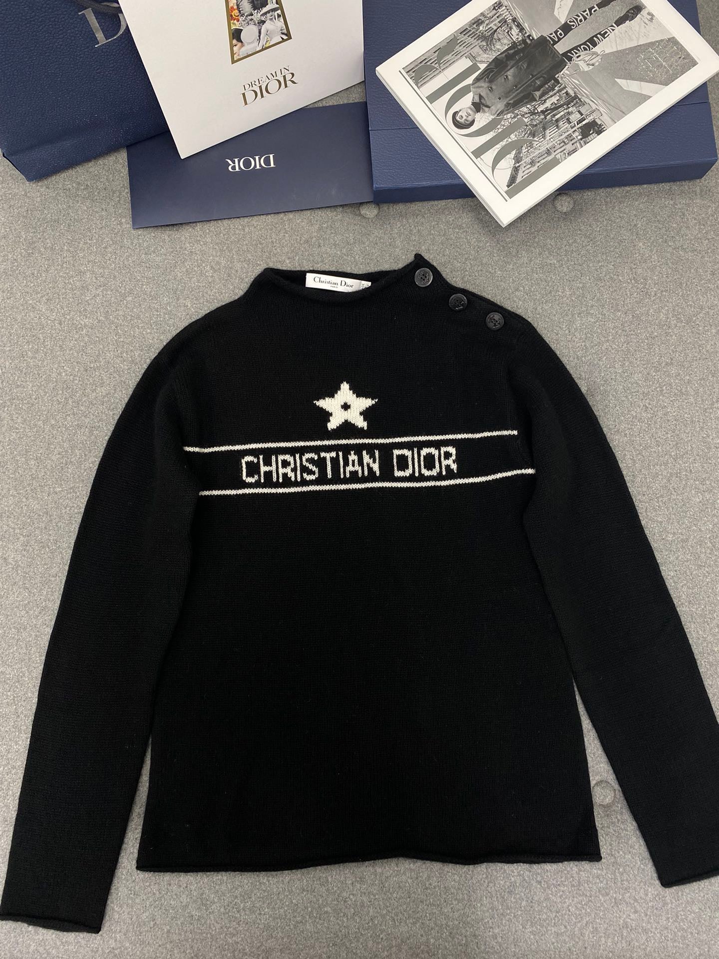 디올 블랙 캐시미어 니트 스웨터