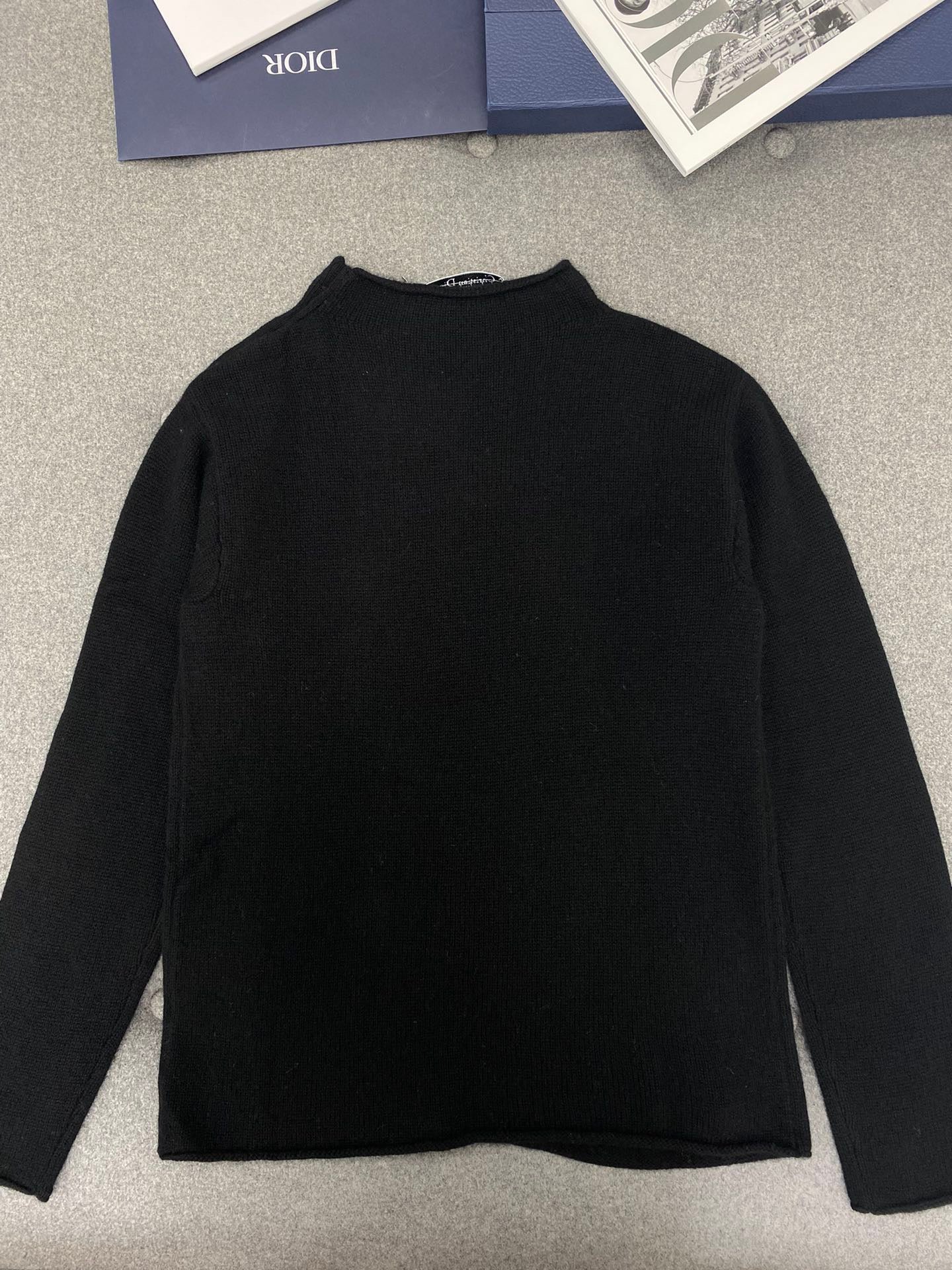 디올 블랙 캐시미어 니트 스웨터
