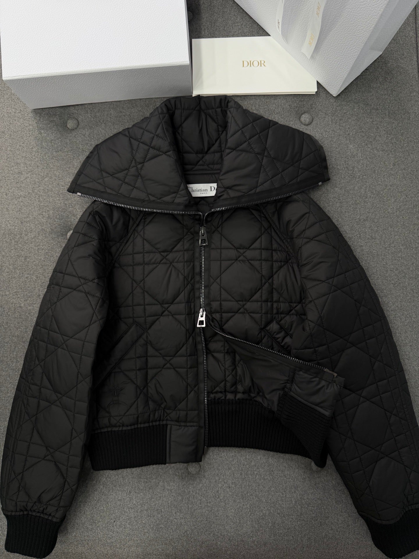 디올 블랙 퀼트 테크니컬 태피터 오버사이즈 칼라 매크로 까나쥬 자켓
