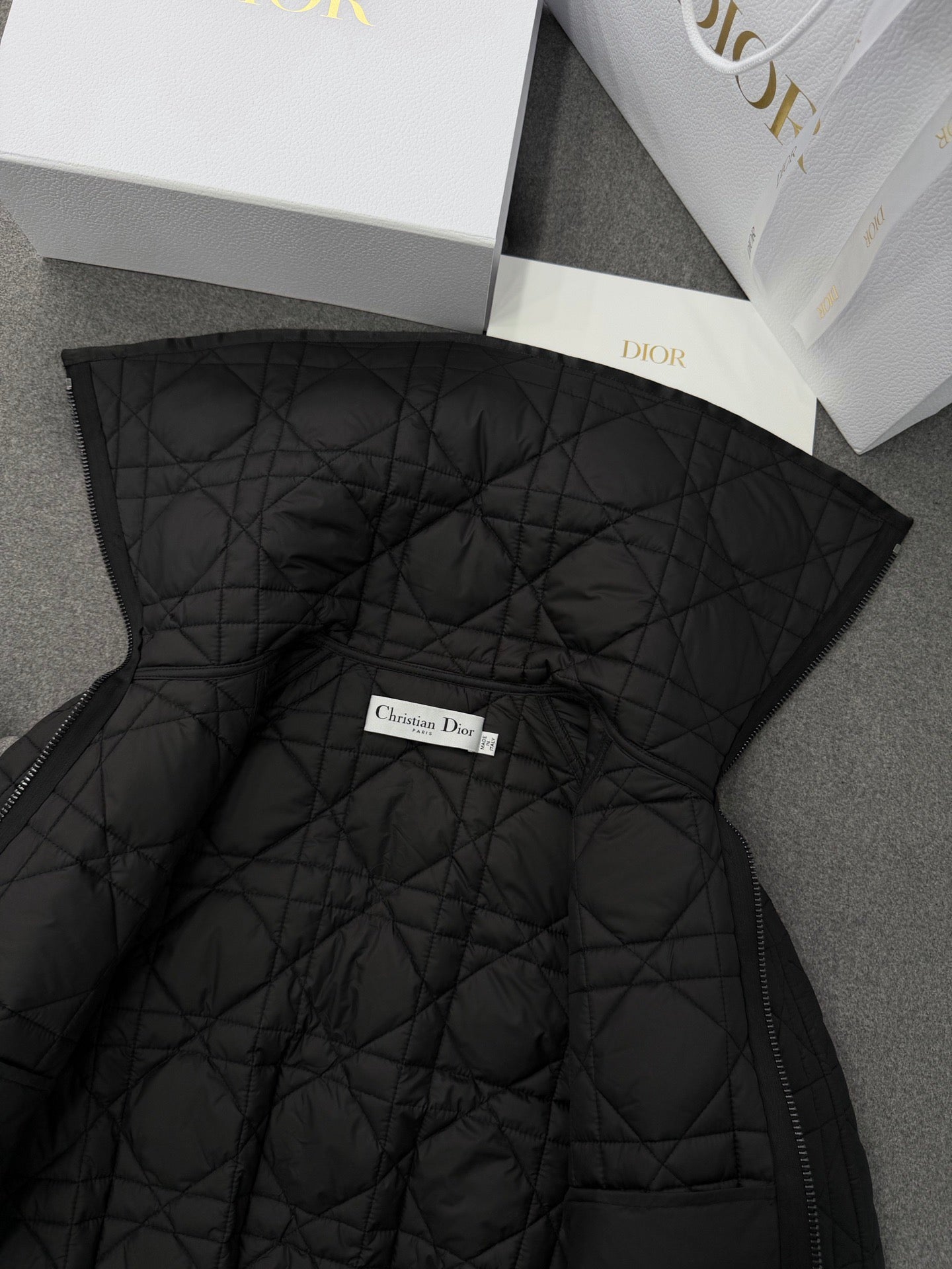 디올 블랙 퀼트 테크니컬 태피터 오버사이즈 칼라 매크로 까나쥬 자켓