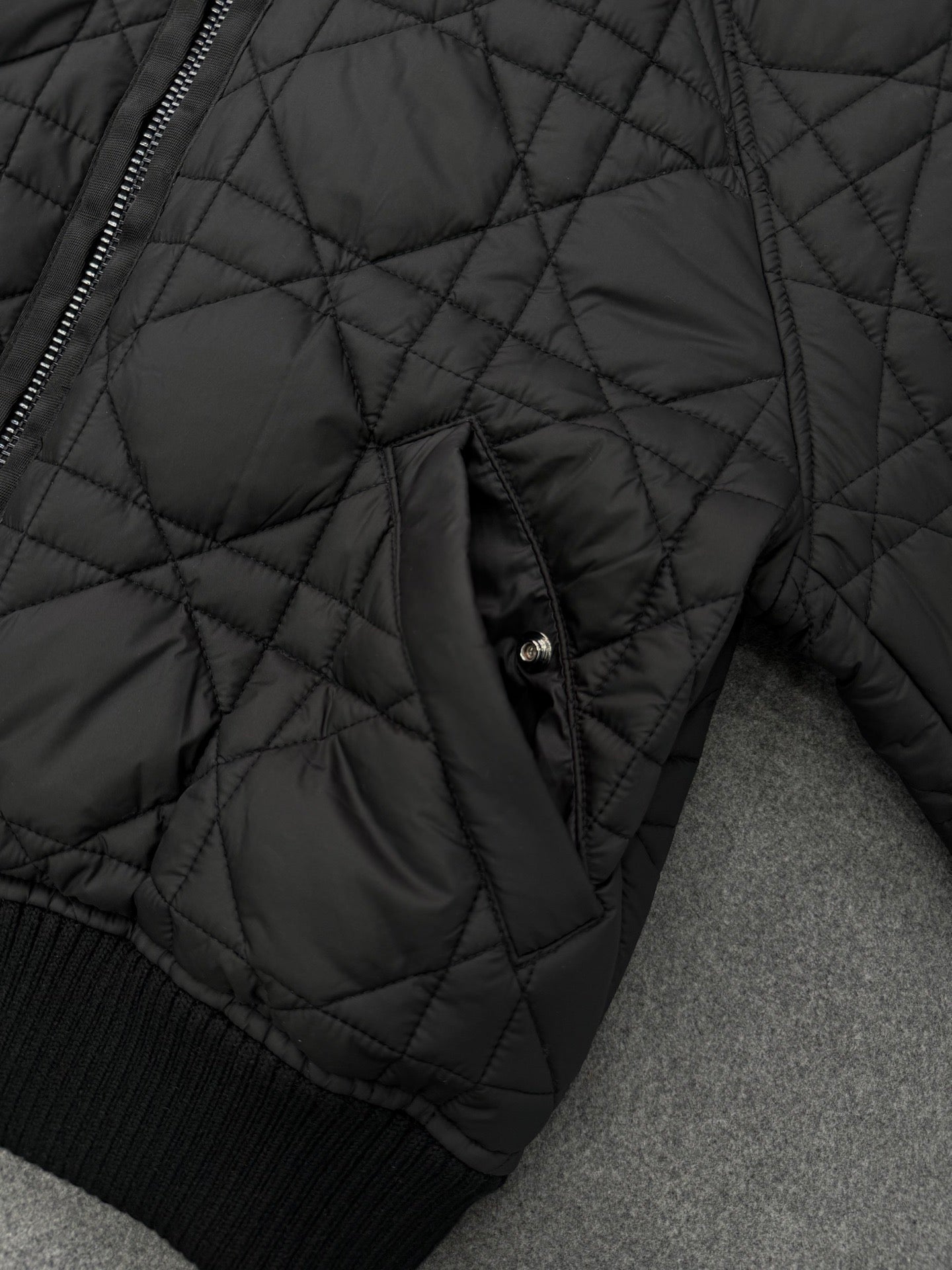 디올 블랙 퀼트 테크니컬 태피터 오버사이즈 칼라 매크로 까나쥬 자켓