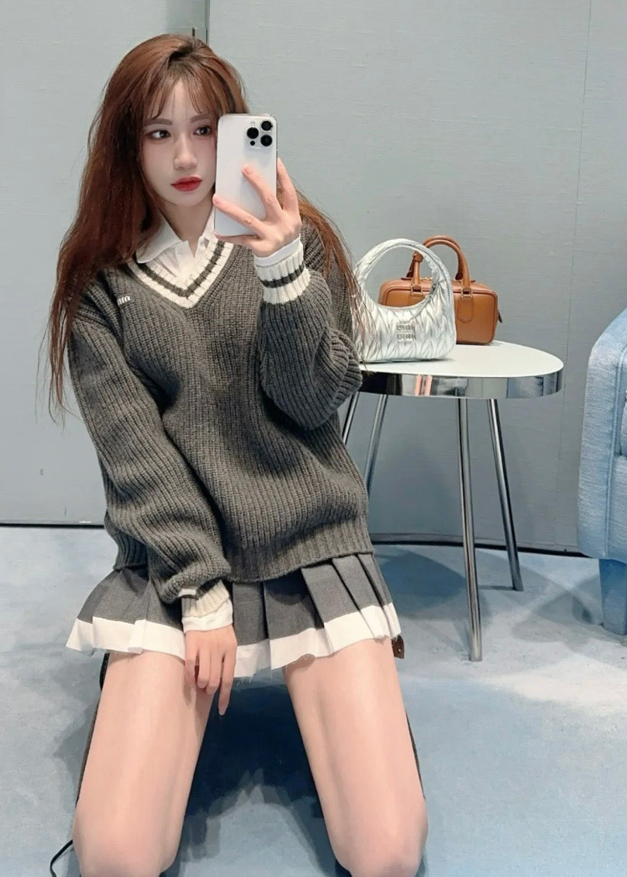 미우미우 울 앤 캐시미어 브이넥 스웨터 슬레이트 그레이