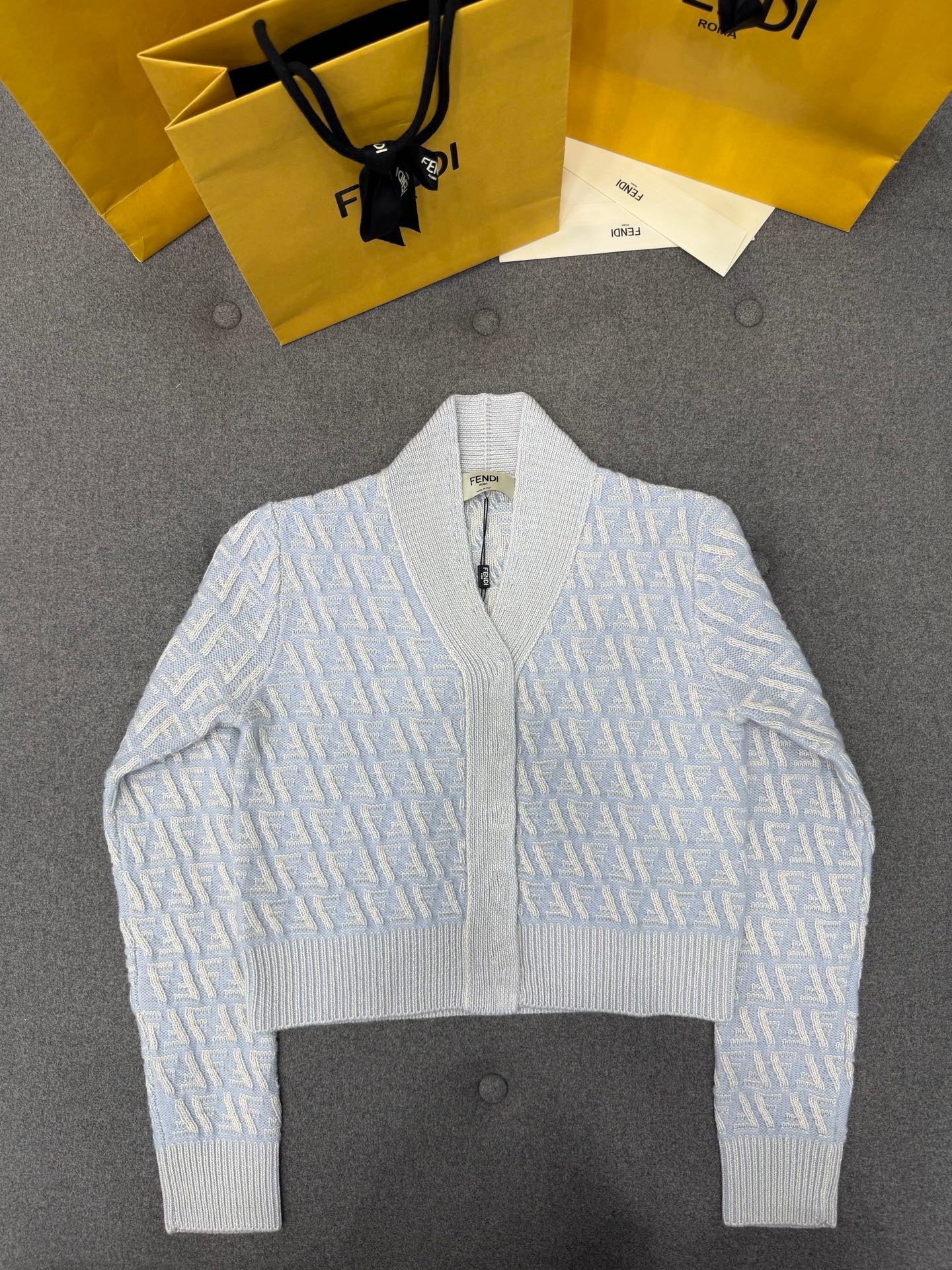 펜디 라이트 블루 FF 캐시미어 울 카디건 셋업