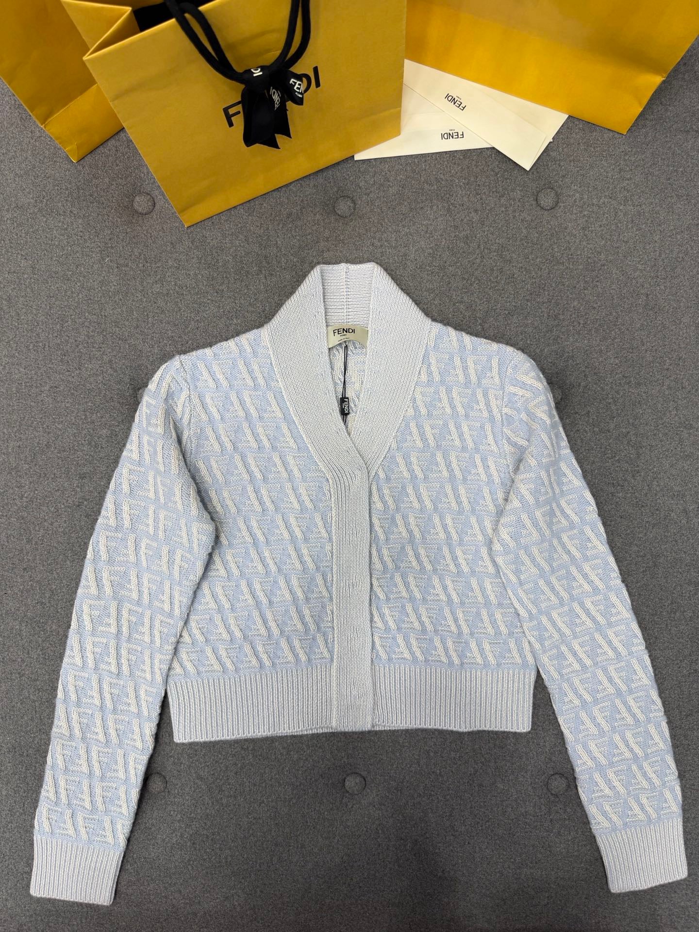 펜디 라이트 블루 FF 캐시미어 울 카디건 셋업