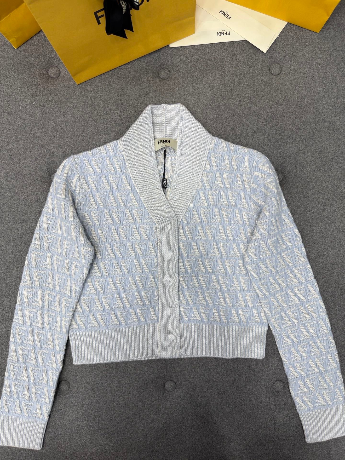 펜디 라이트 블루 FF 캐시미어 울 카디건 셋업