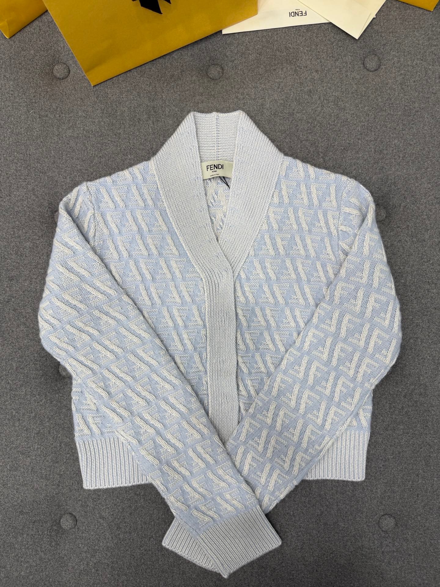 펜디 라이트 블루 FF 캐시미어 울 카디건 셋업