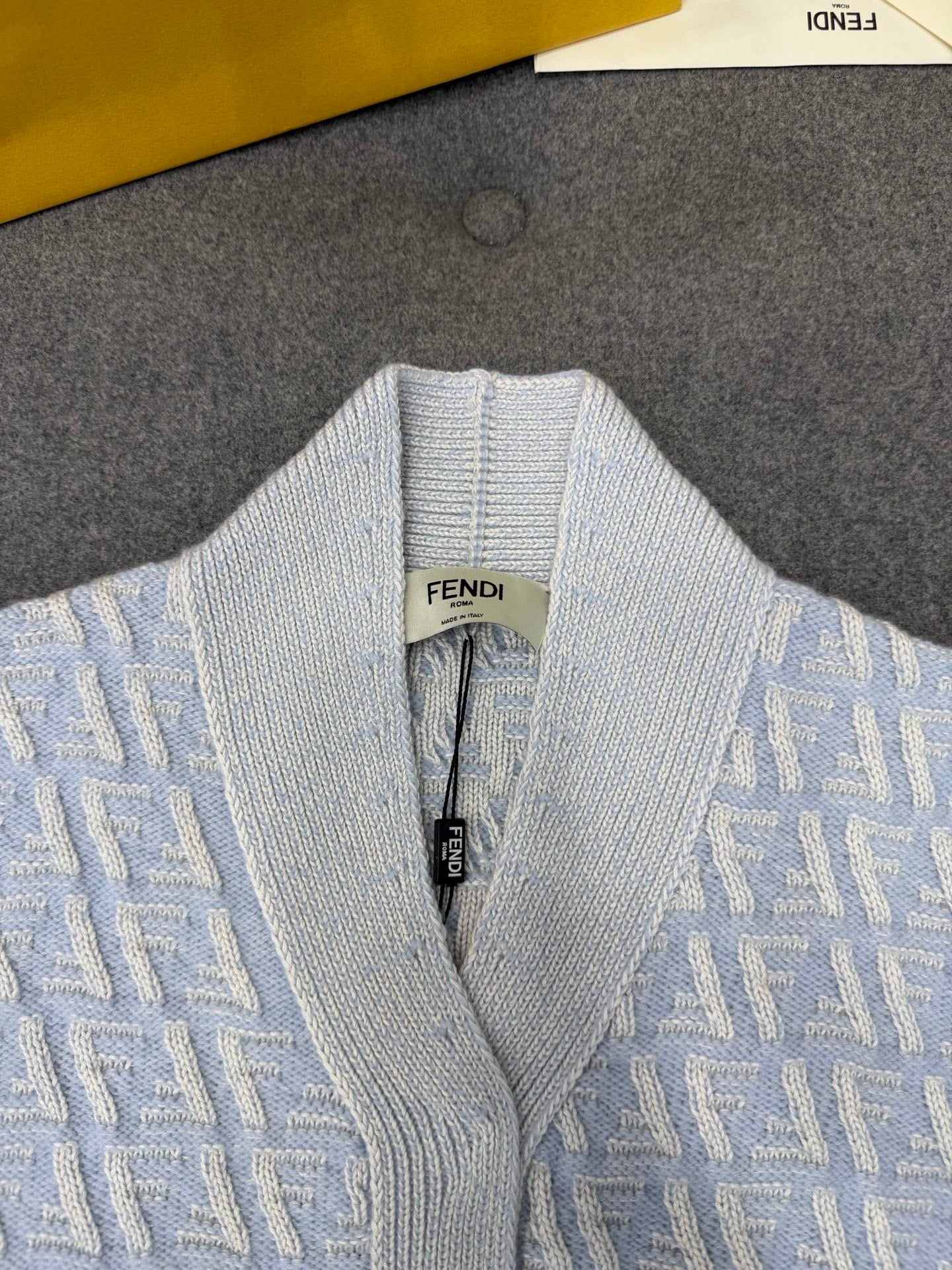 펜디 라이트 블루 FF 캐시미어 울 카디건 셋업