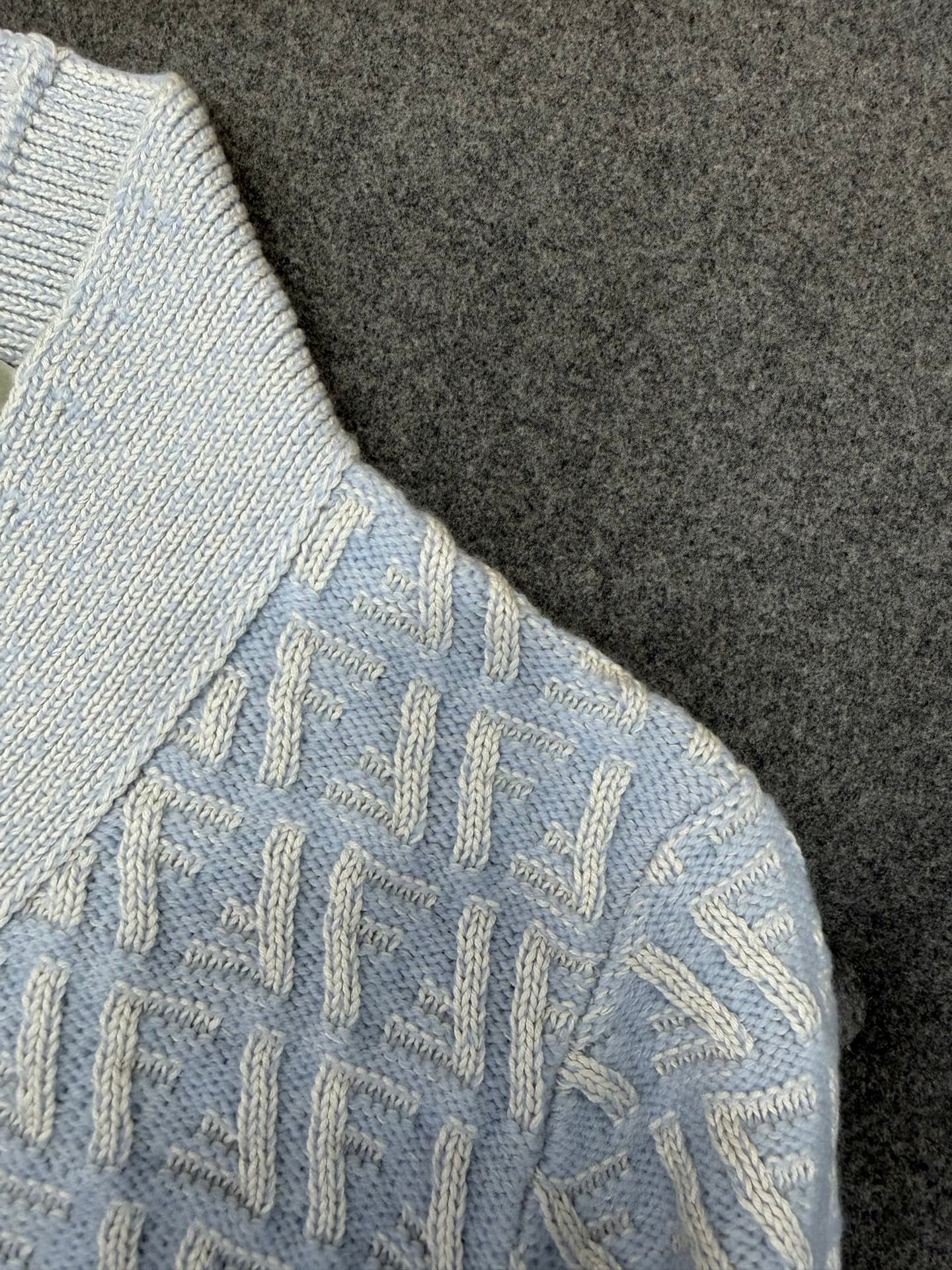 펜디 라이트 블루 FF 캐시미어 울 카디건 셋업