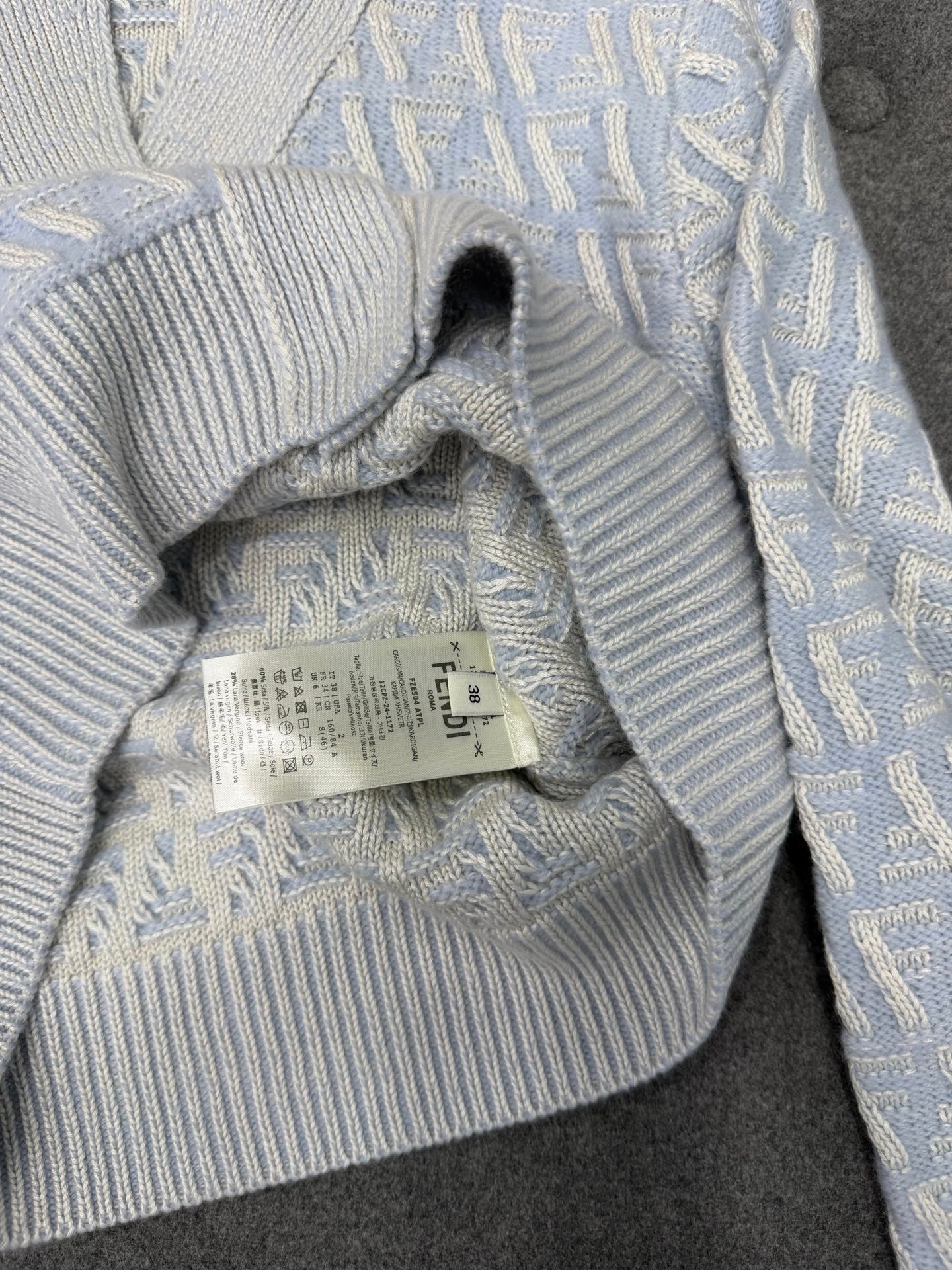 펜디 라이트 블루 FF 캐시미어 울 카디건 셋업