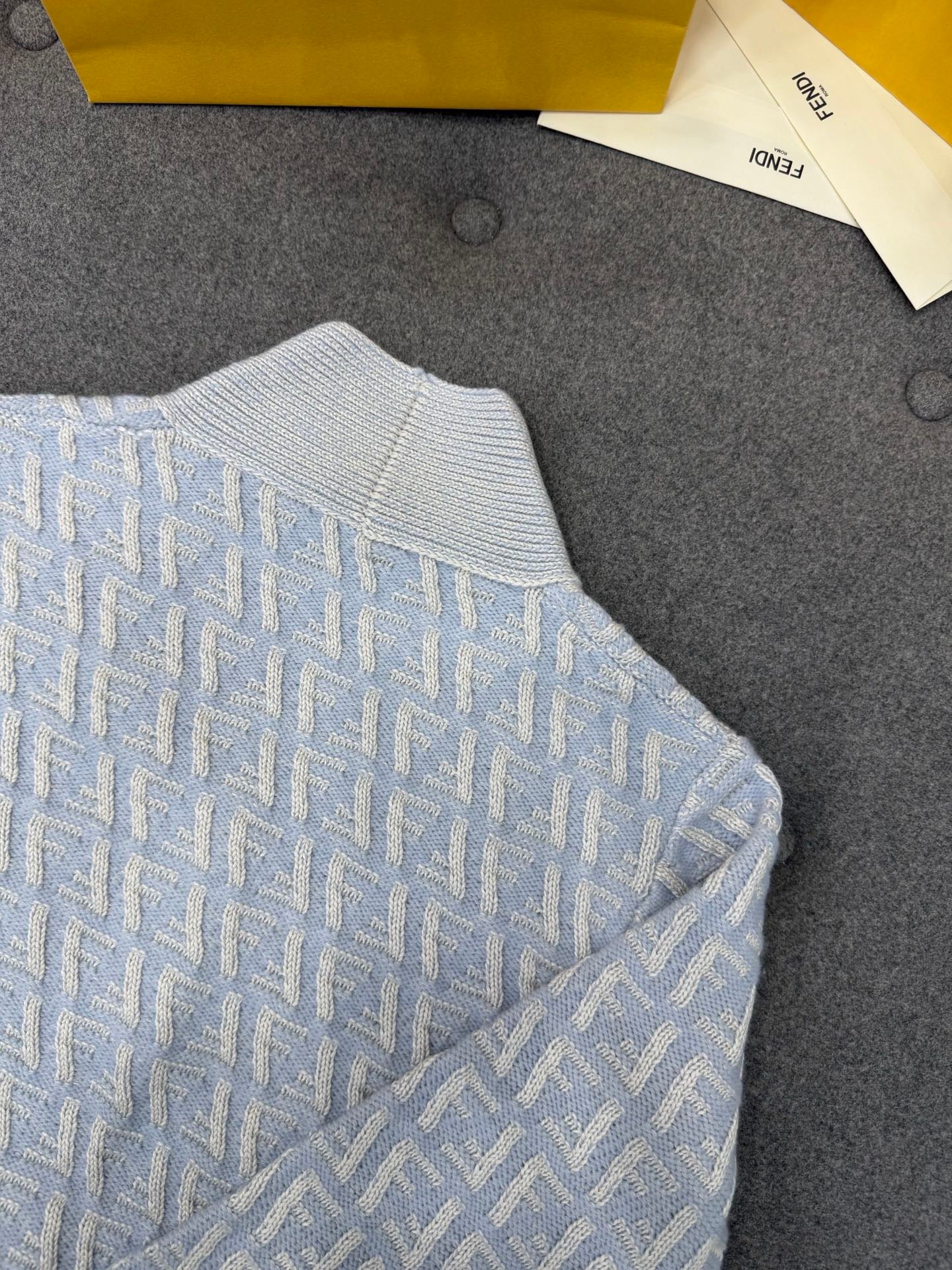 펜디 라이트 블루 FF 캐시미어 울 카디건 셋업