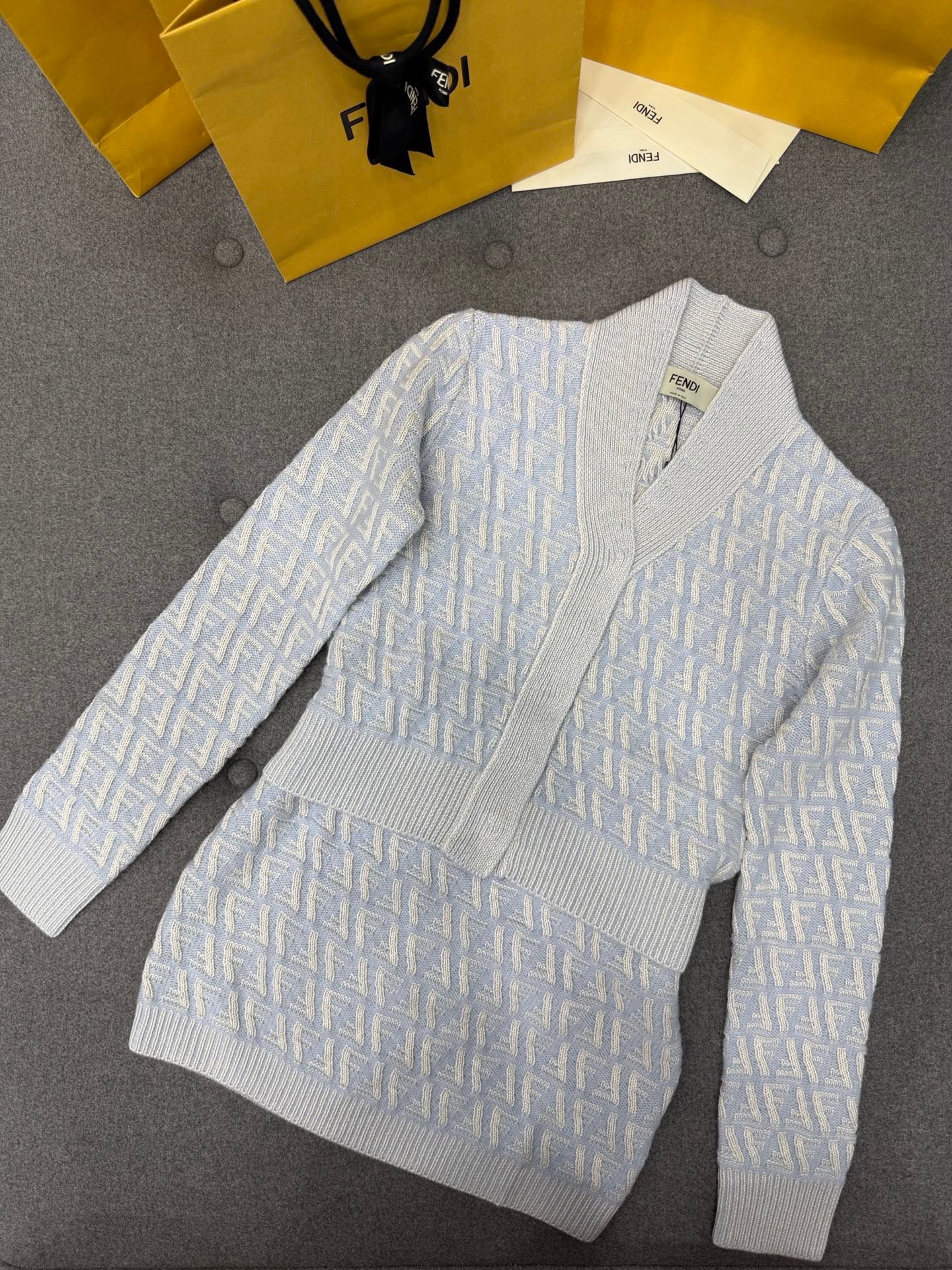 펜디 라이트 블루 FF 캐시미어 울 카디건 셋업