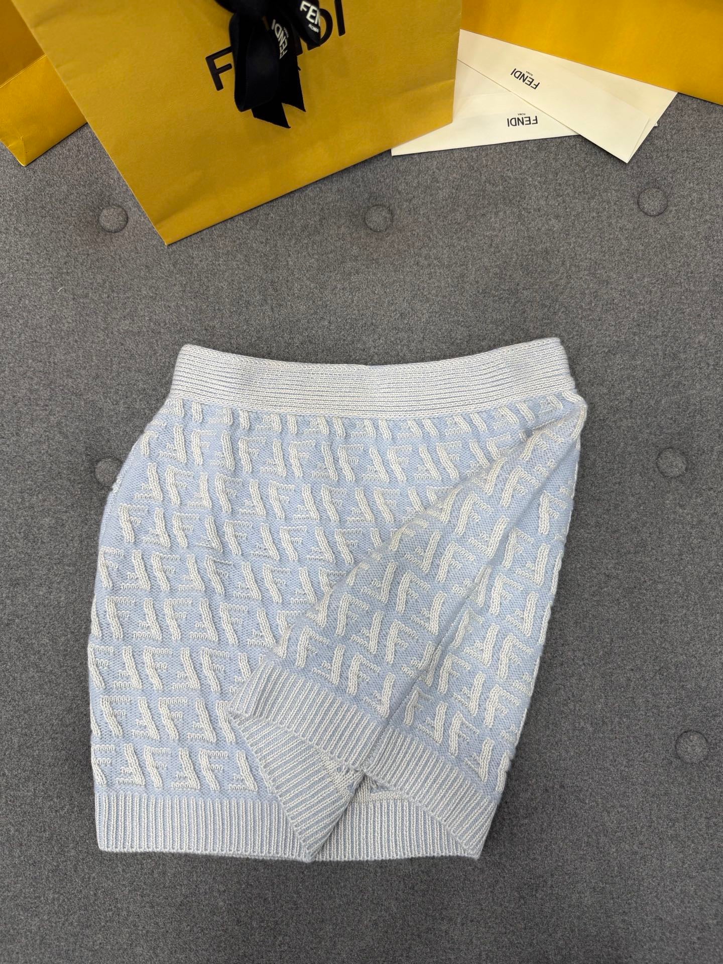 펜디 라이트 블루 FF 캐시미어 울 카디건 셋업