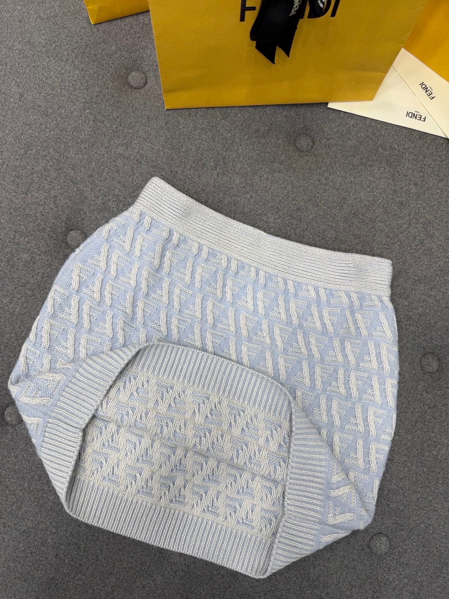 펜디 라이트 블루 FF 캐시미어 울 카디건 셋업