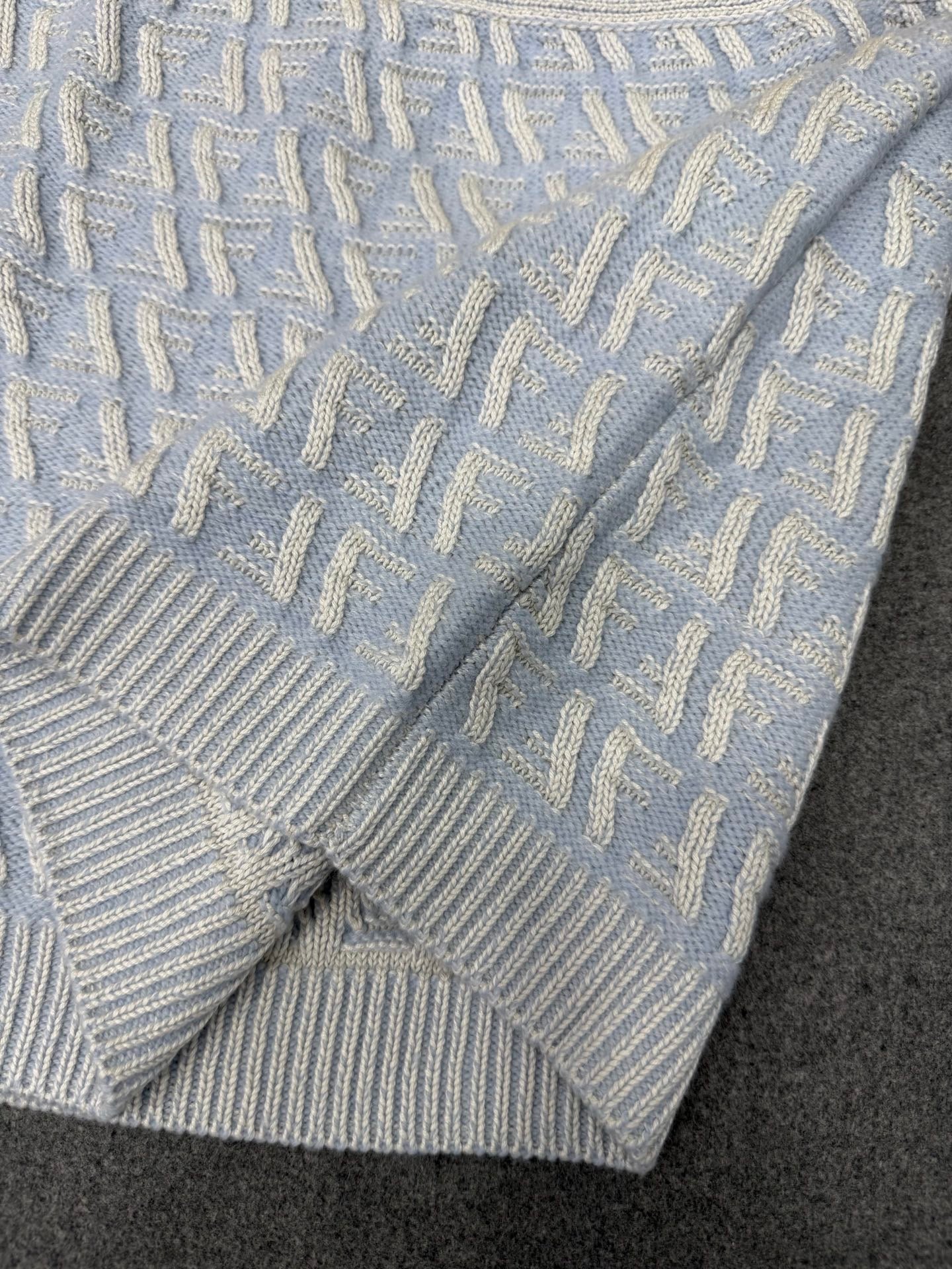 펜디 라이트 블루 FF 캐시미어 울 카디건 셋업