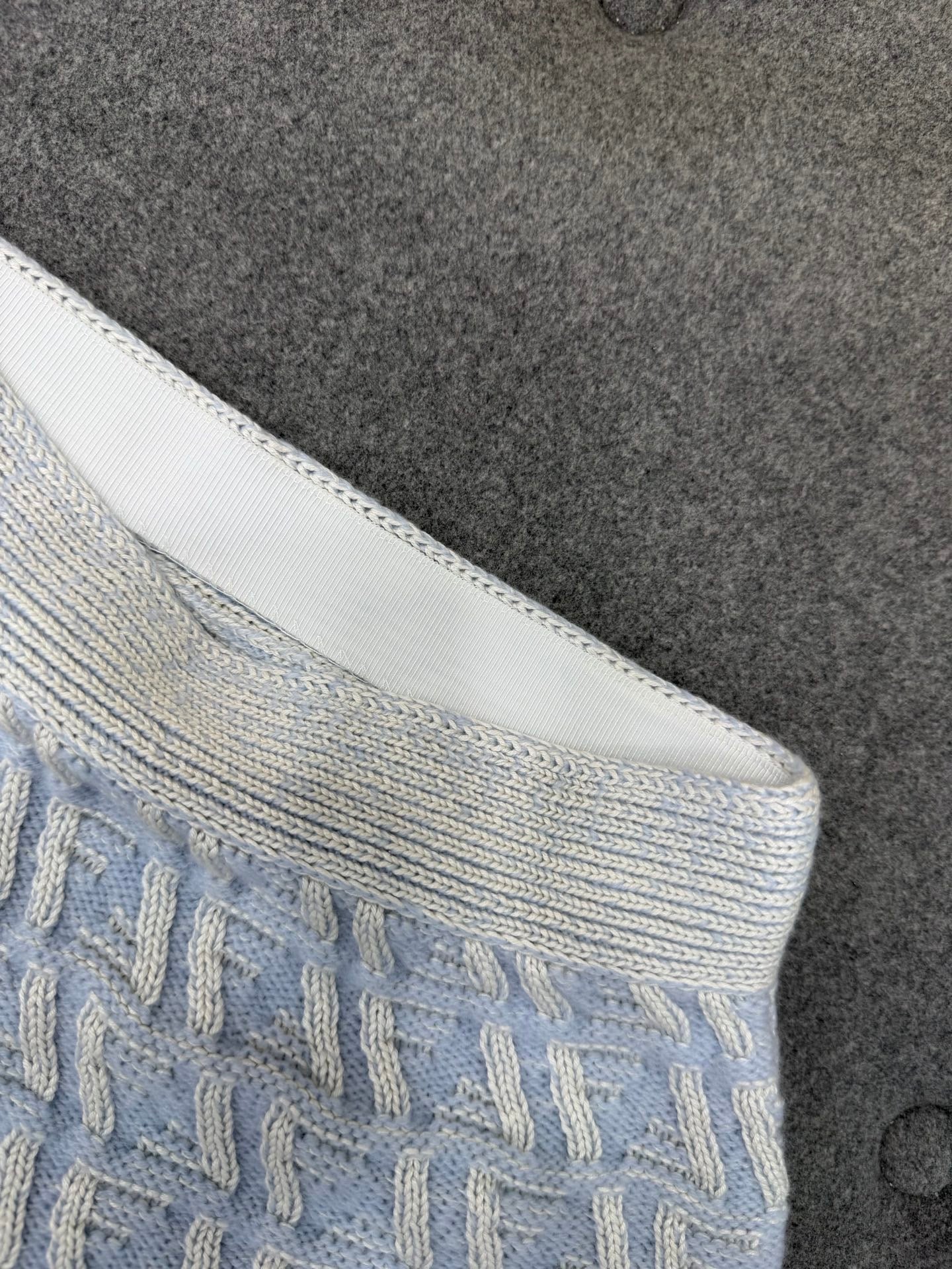 펜디 라이트 블루 FF 캐시미어 울 카디건 셋업