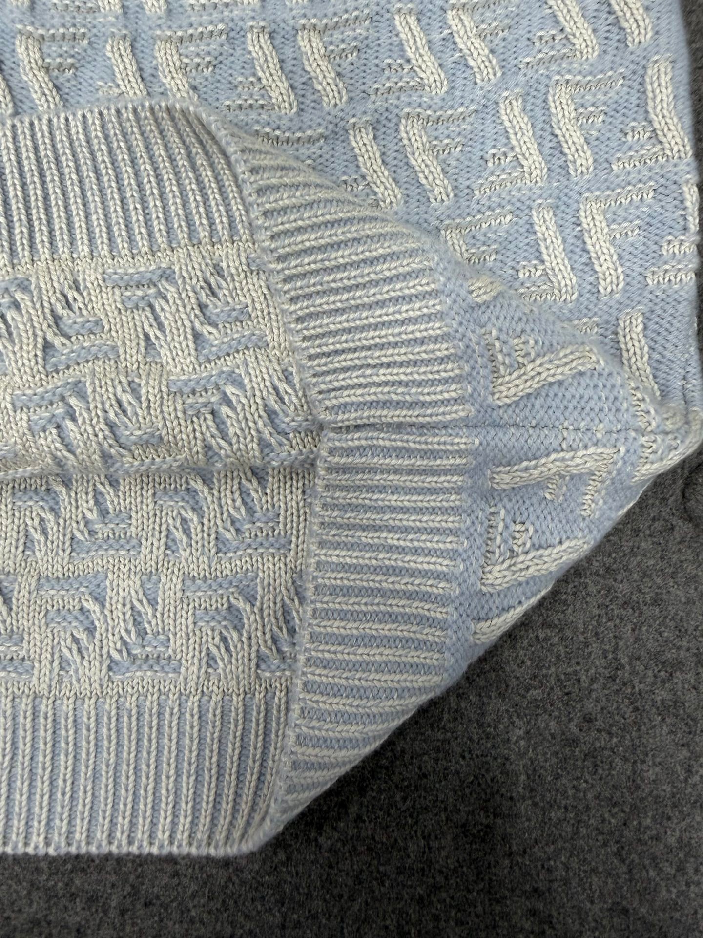 펜디 라이트 블루 FF 캐시미어 울 카디건 셋업