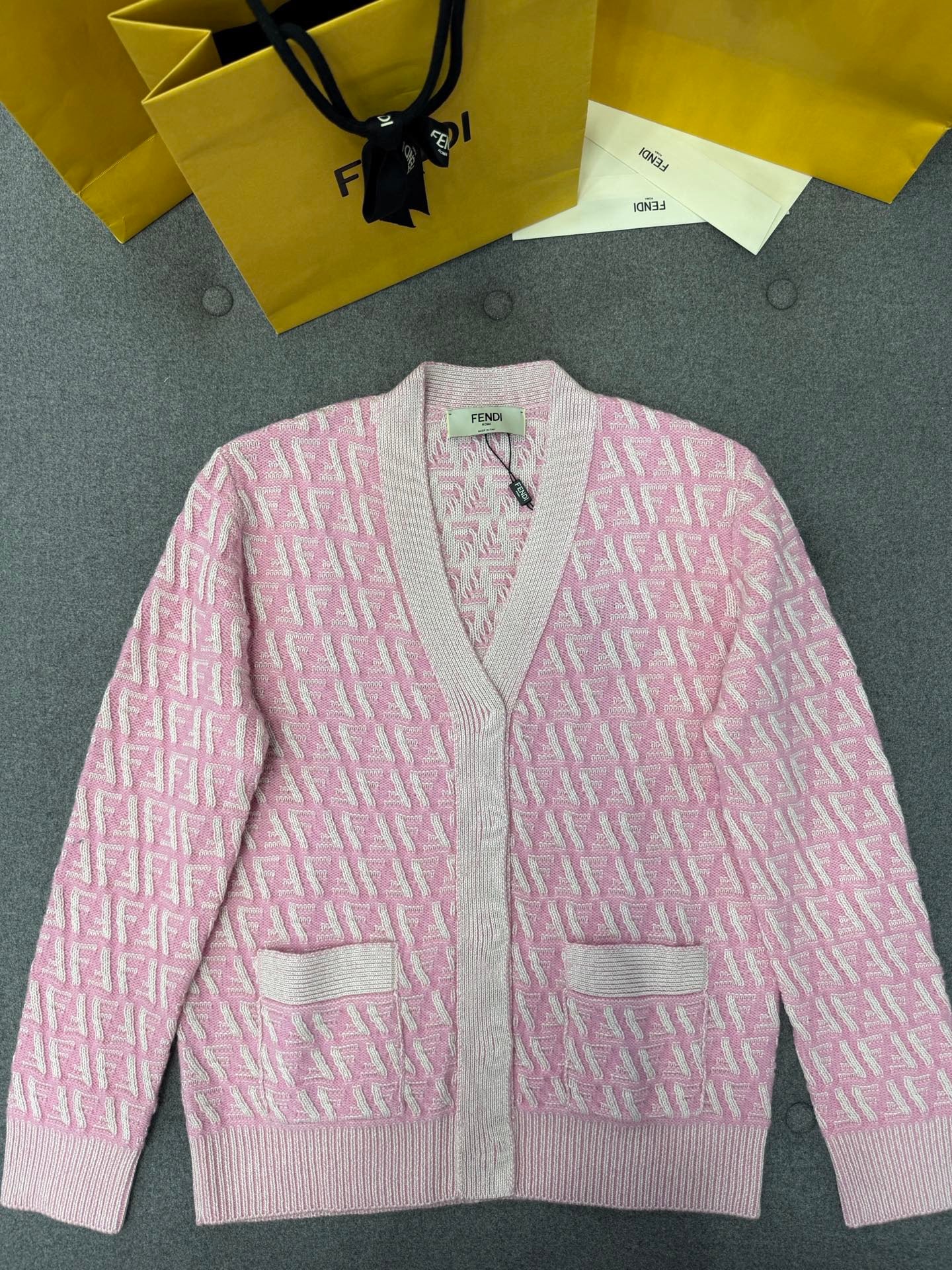 펜디 핑크 FF 캐시미어 울 카디건 셋업