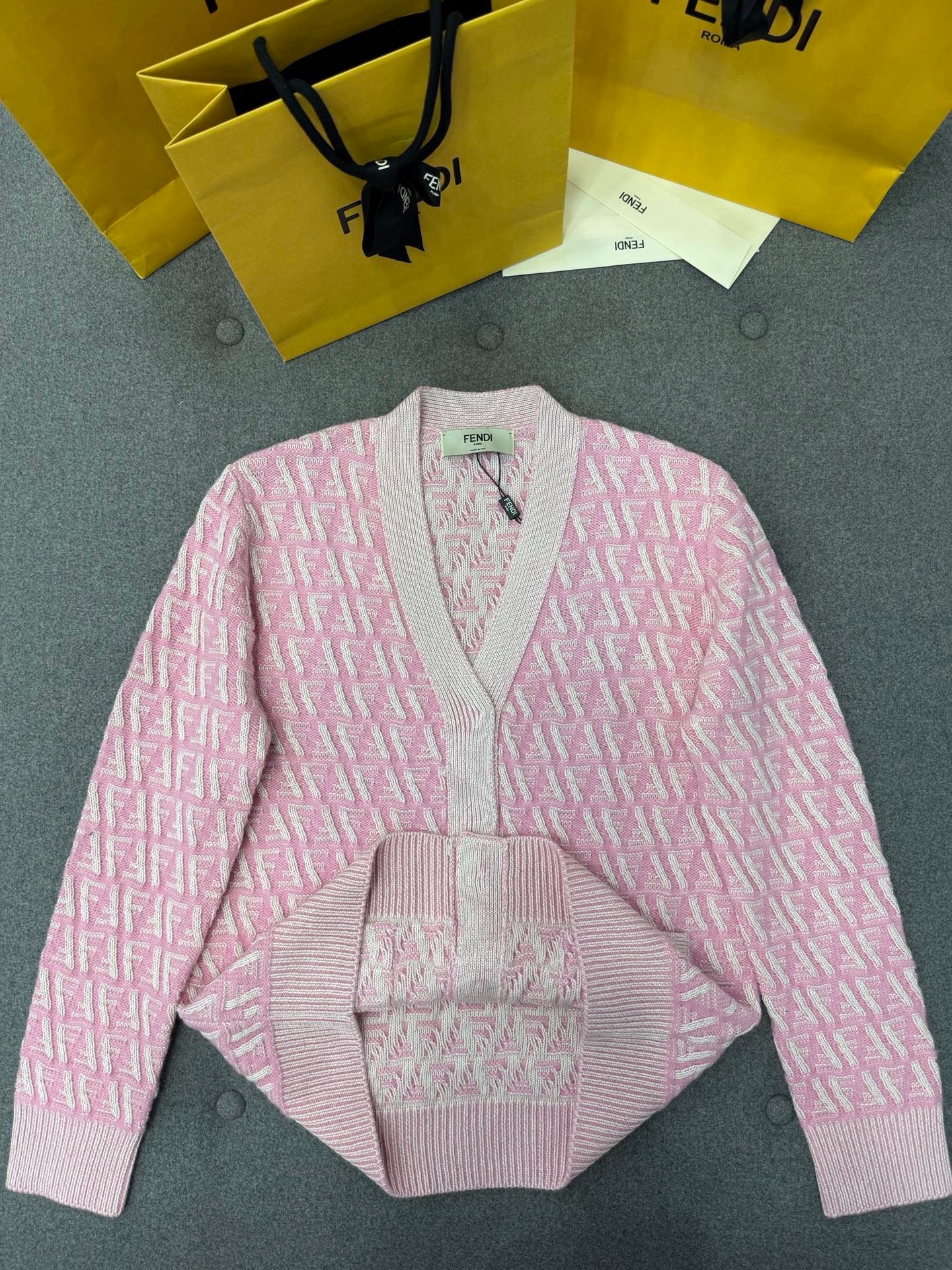 펜디 핑크 FF 캐시미어 울 카디건 셋업