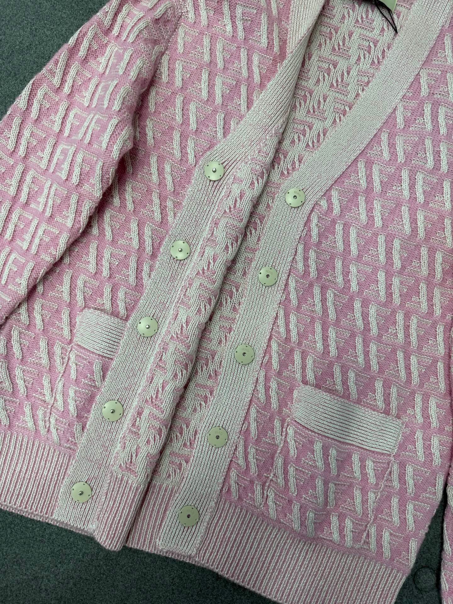 펜디 핑크 FF 캐시미어 울 카디건 셋업