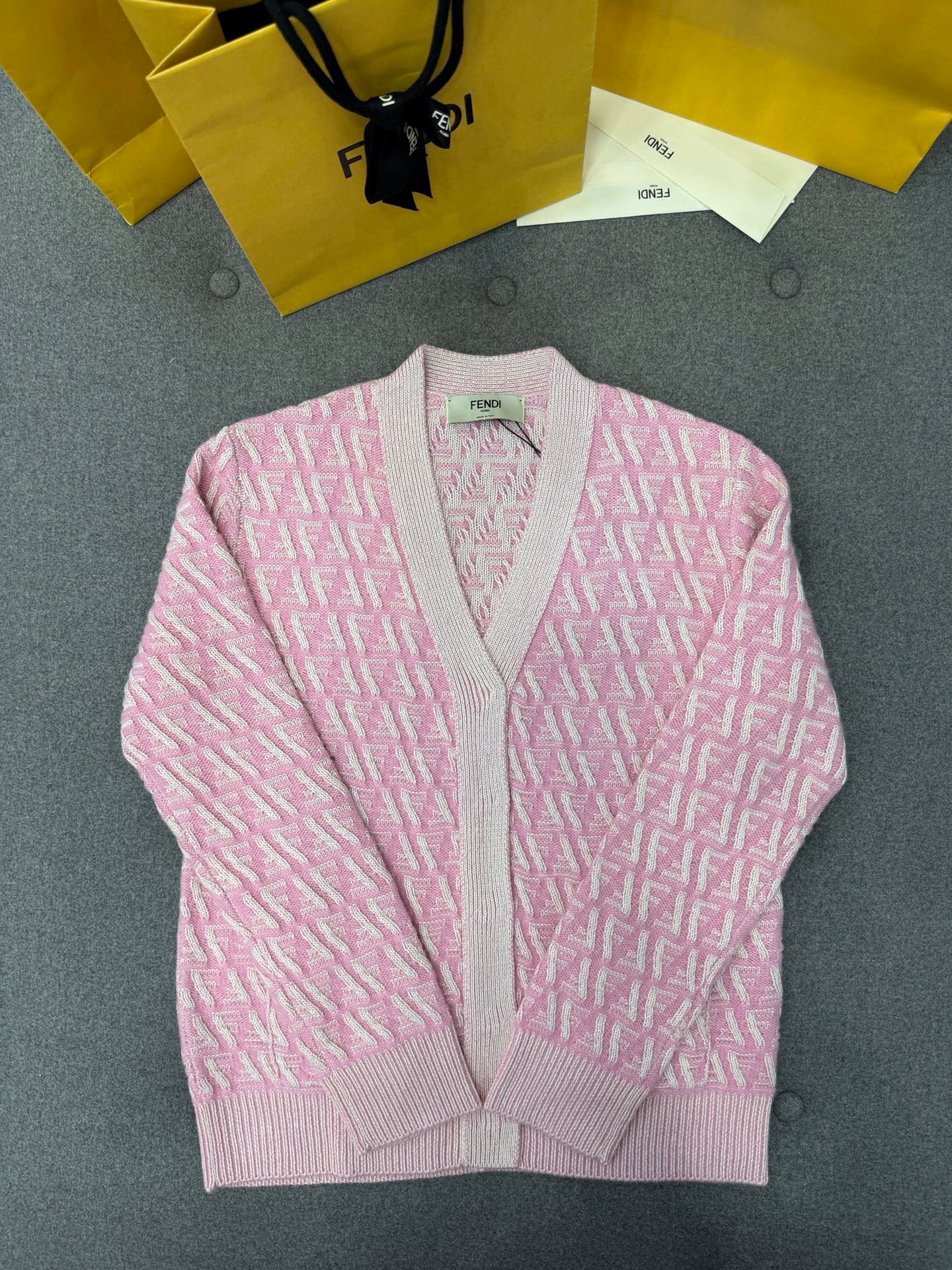 펜디 핑크 FF 캐시미어 울 카디건 셋업