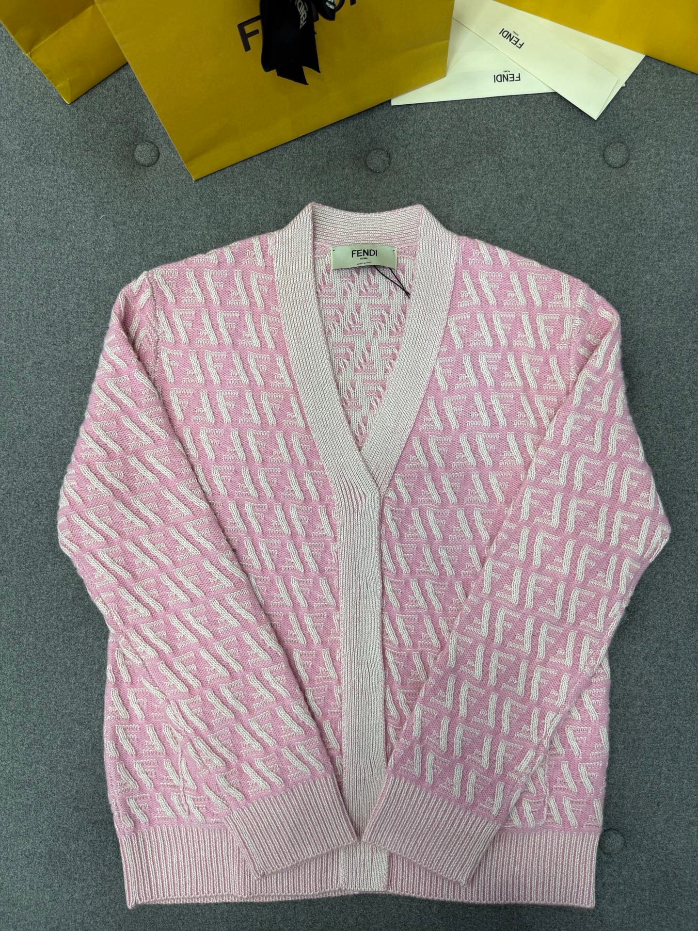 펜디 핑크 FF 캐시미어 울 카디건 셋업