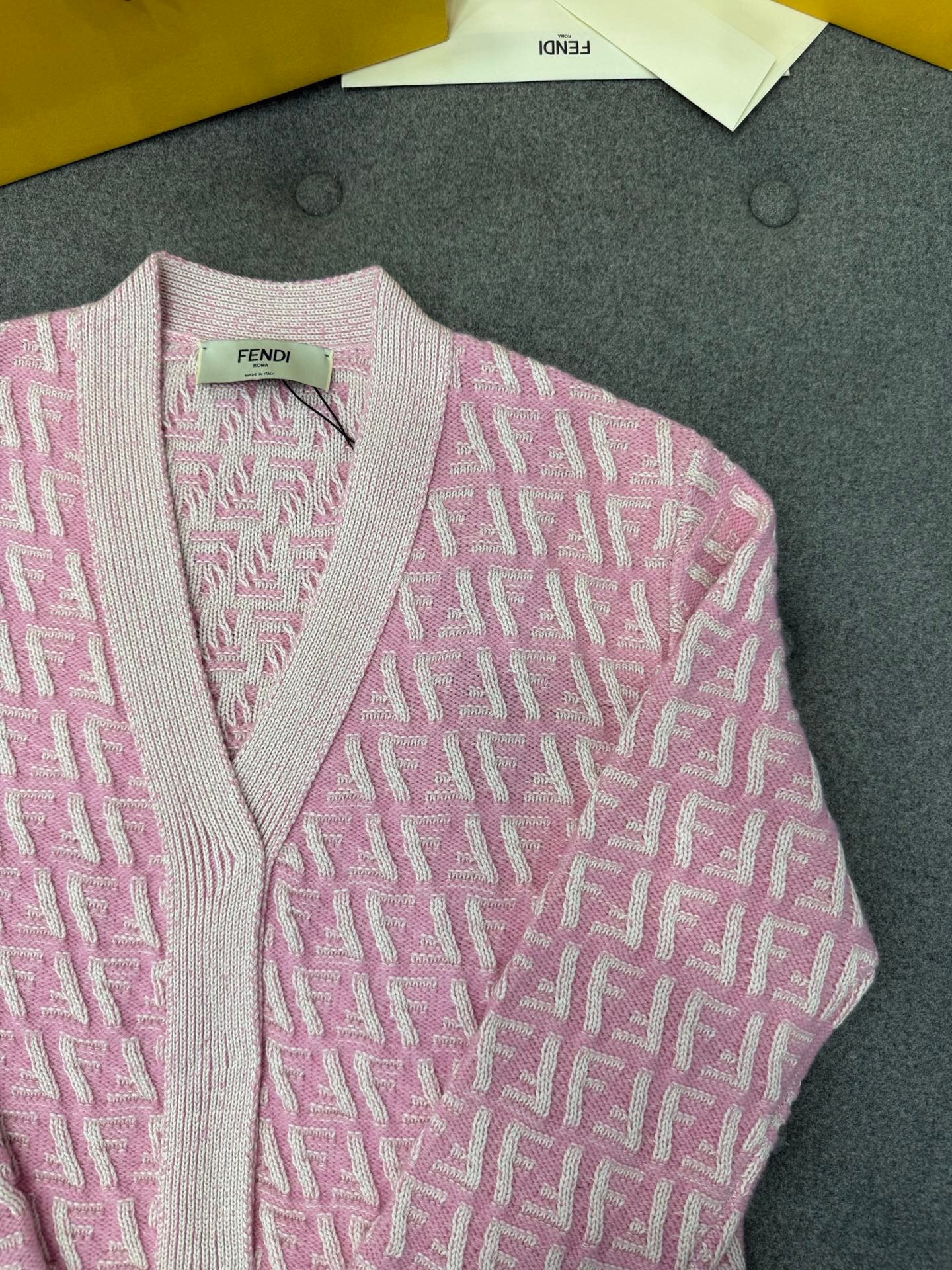 펜디 핑크 FF 캐시미어 울 카디건 셋업