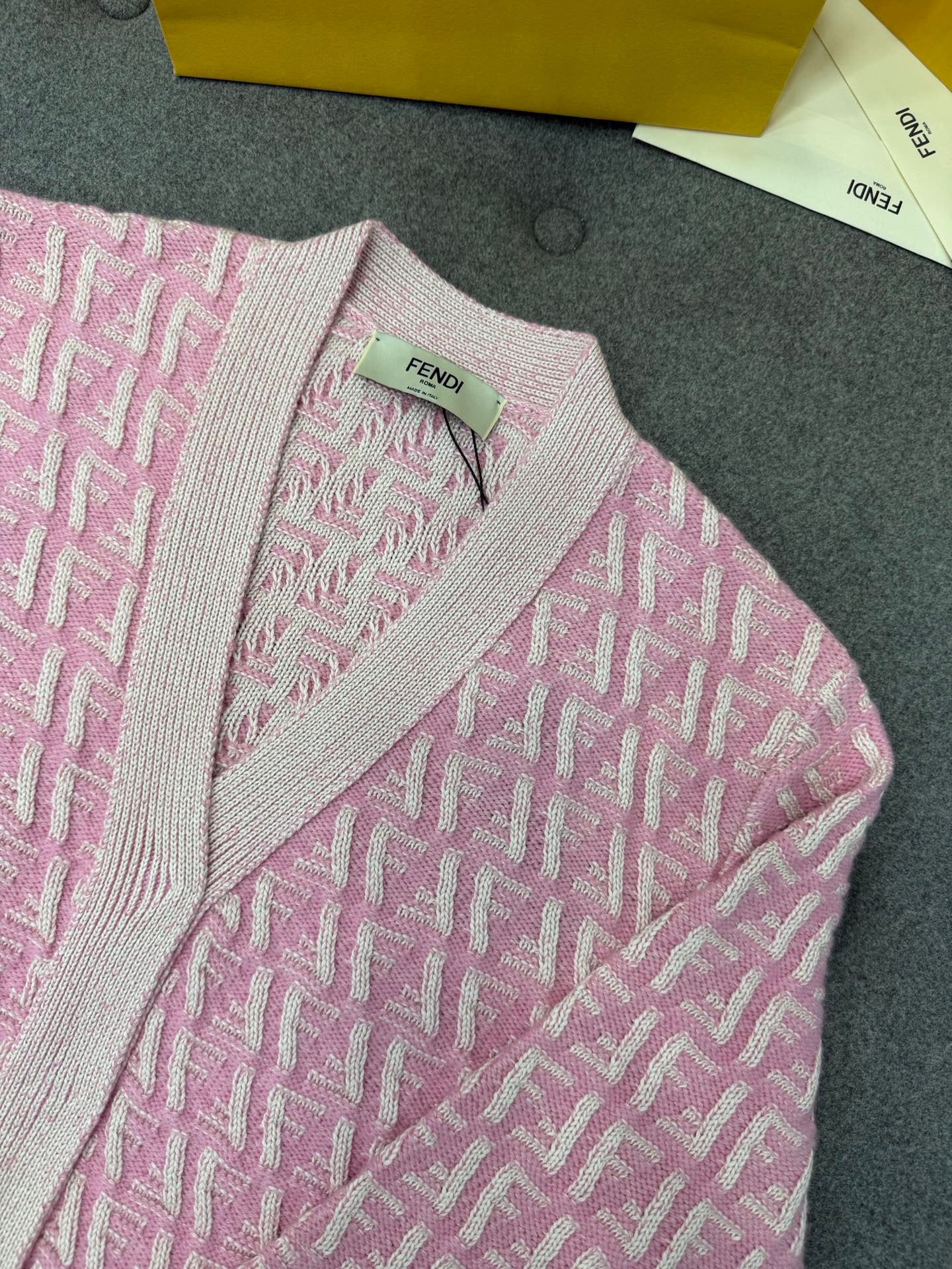 펜디 핑크 FF 캐시미어 울 카디건 셋업