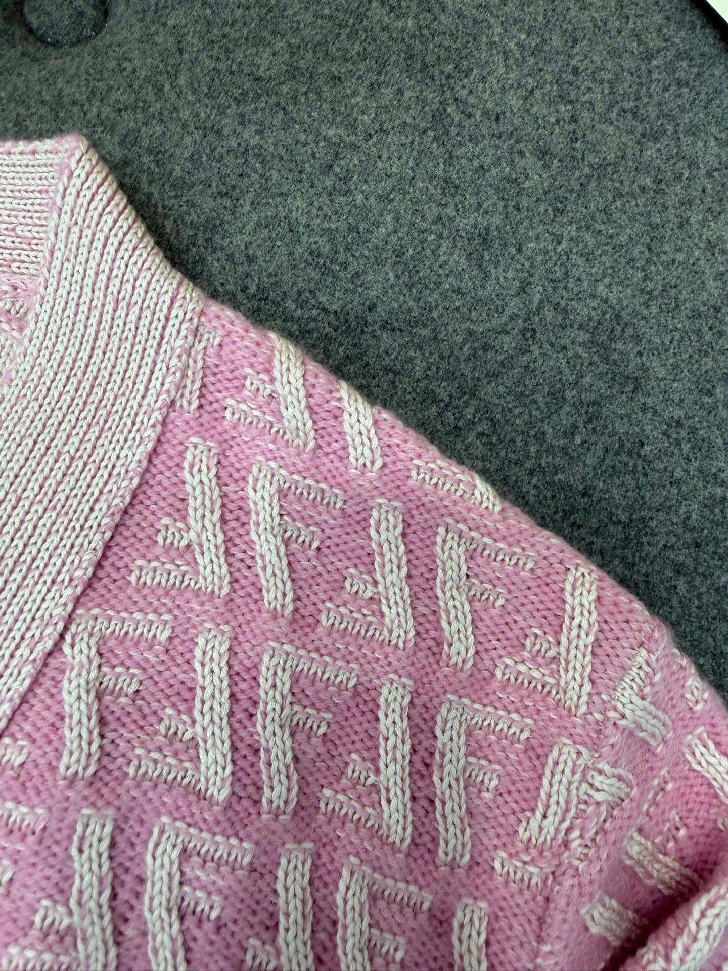 펜디 핑크 FF 캐시미어 울 카디건 셋업