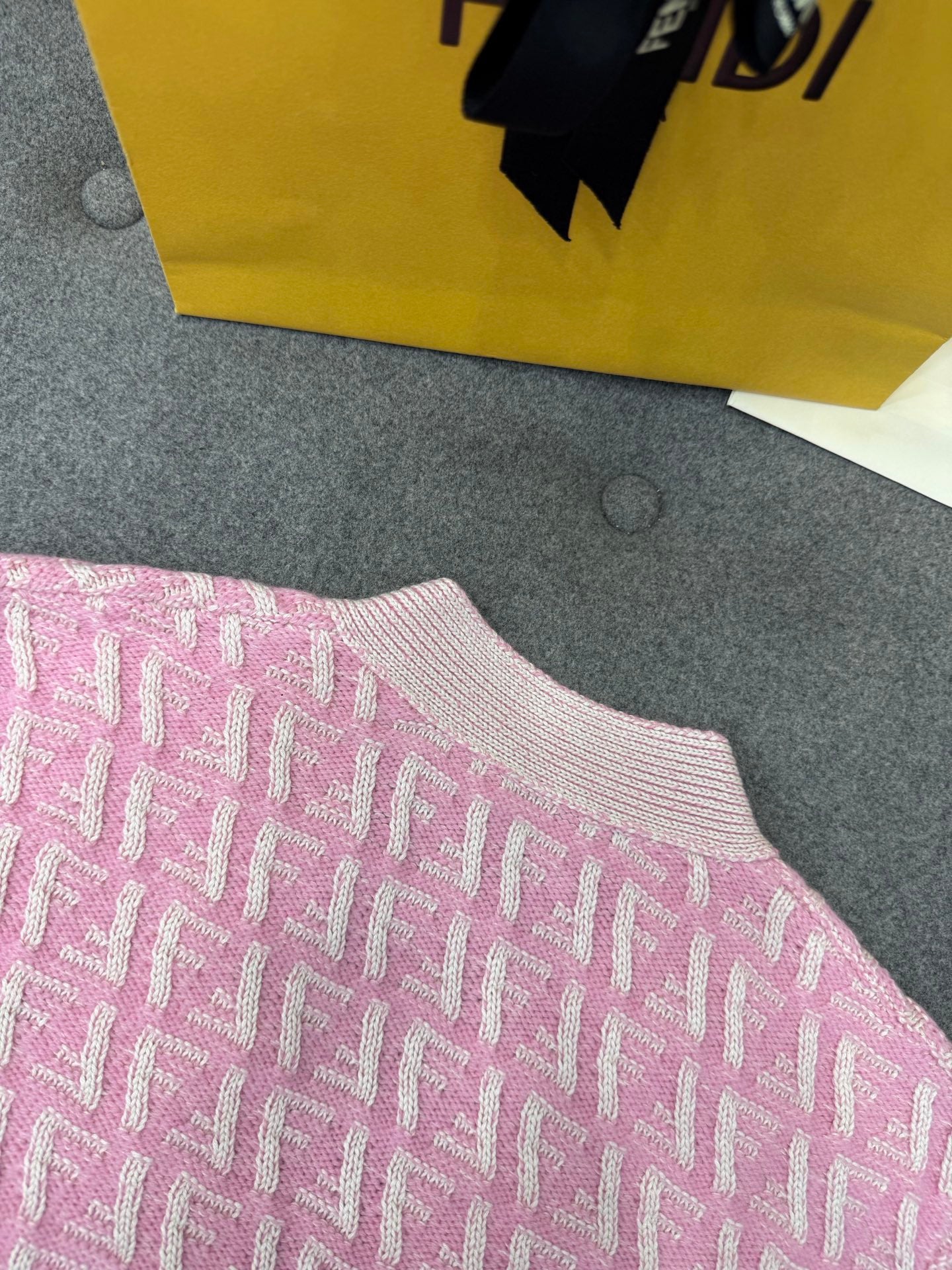 펜디 핑크 FF 캐시미어 울 카디건 셋업