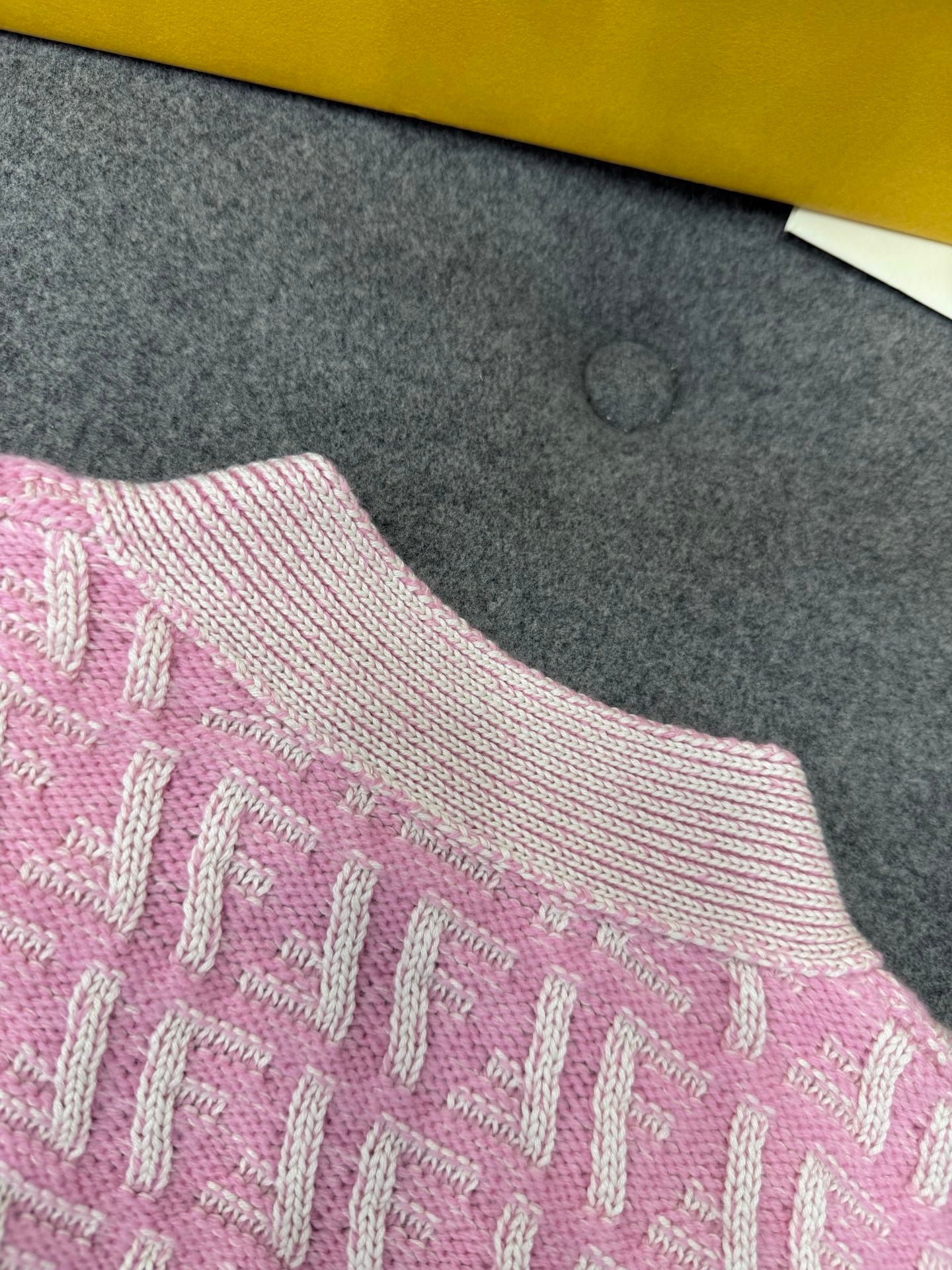 펜디 핑크 FF 캐시미어 울 카디건 셋업