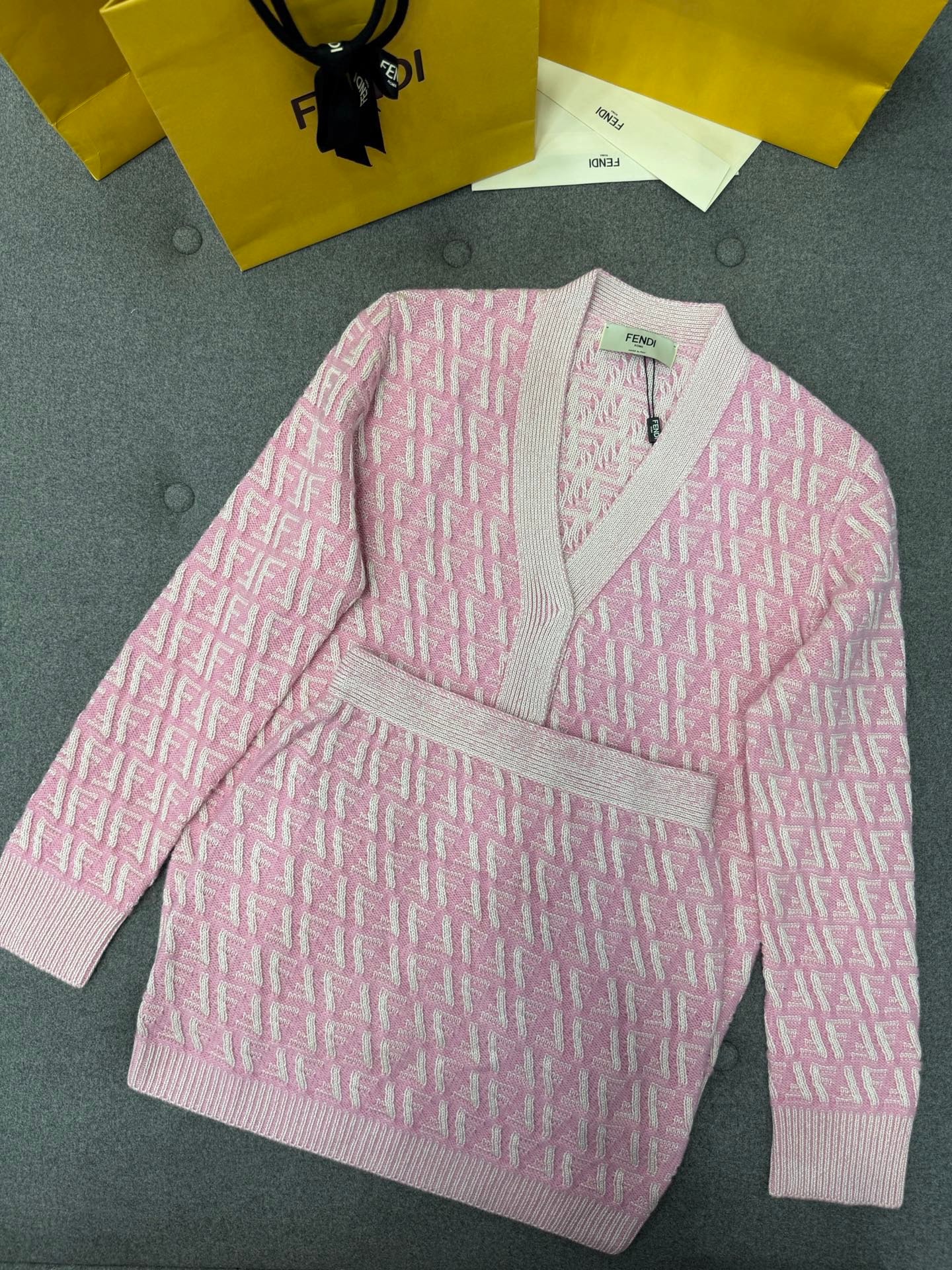 펜디 핑크 FF 캐시미어 울 카디건 셋업