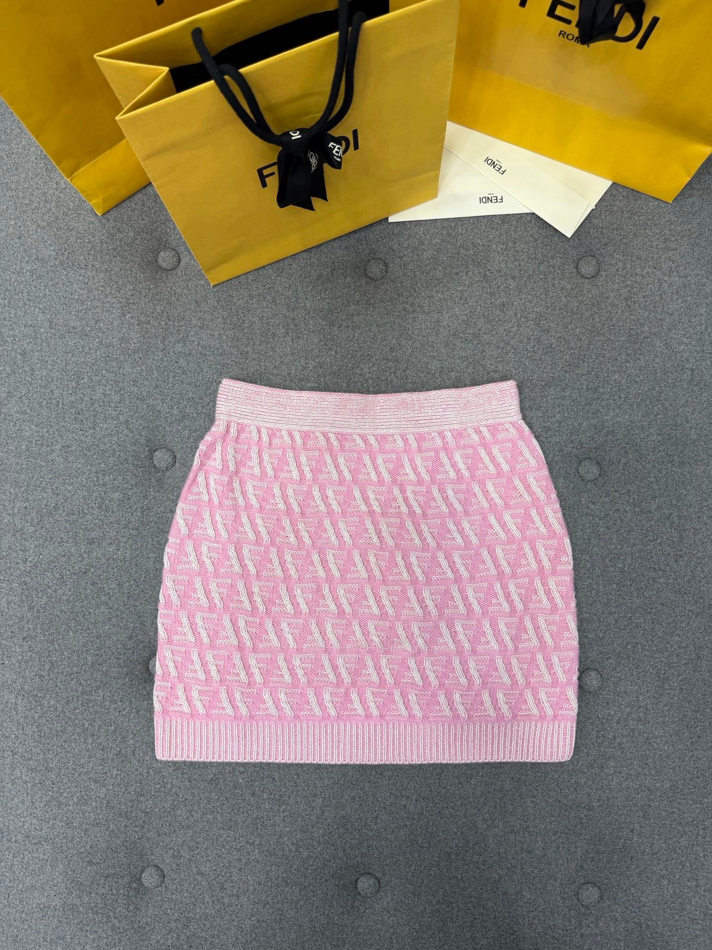 펜디 핑크 FF 캐시미어 울 카디건 셋업