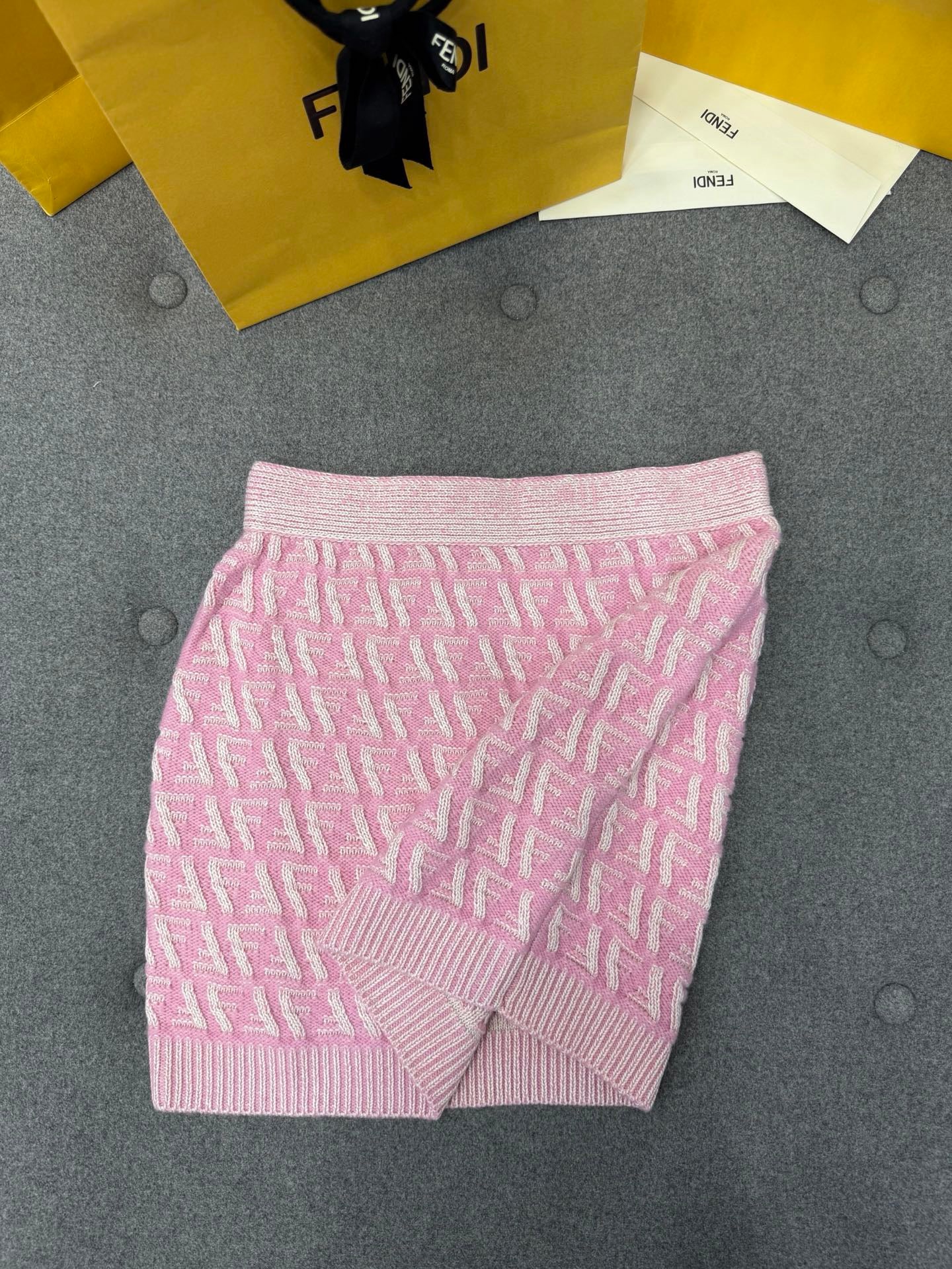 펜디 핑크 FF 캐시미어 울 카디건 셋업