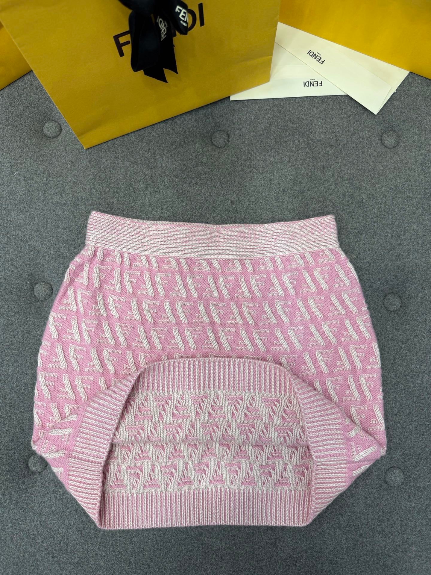 펜디 핑크 FF 캐시미어 울 카디건 셋업