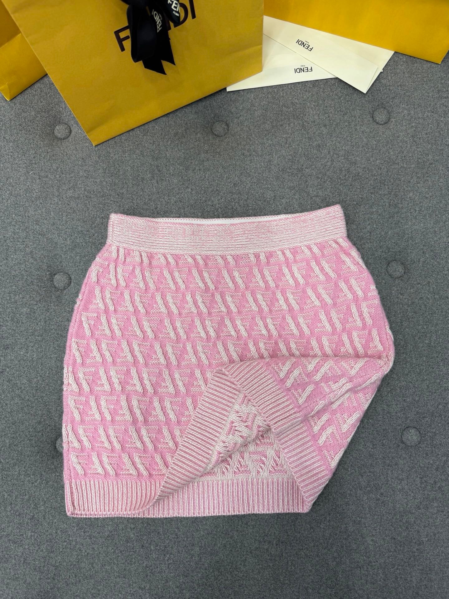 펜디 핑크 FF 캐시미어 울 카디건 셋업