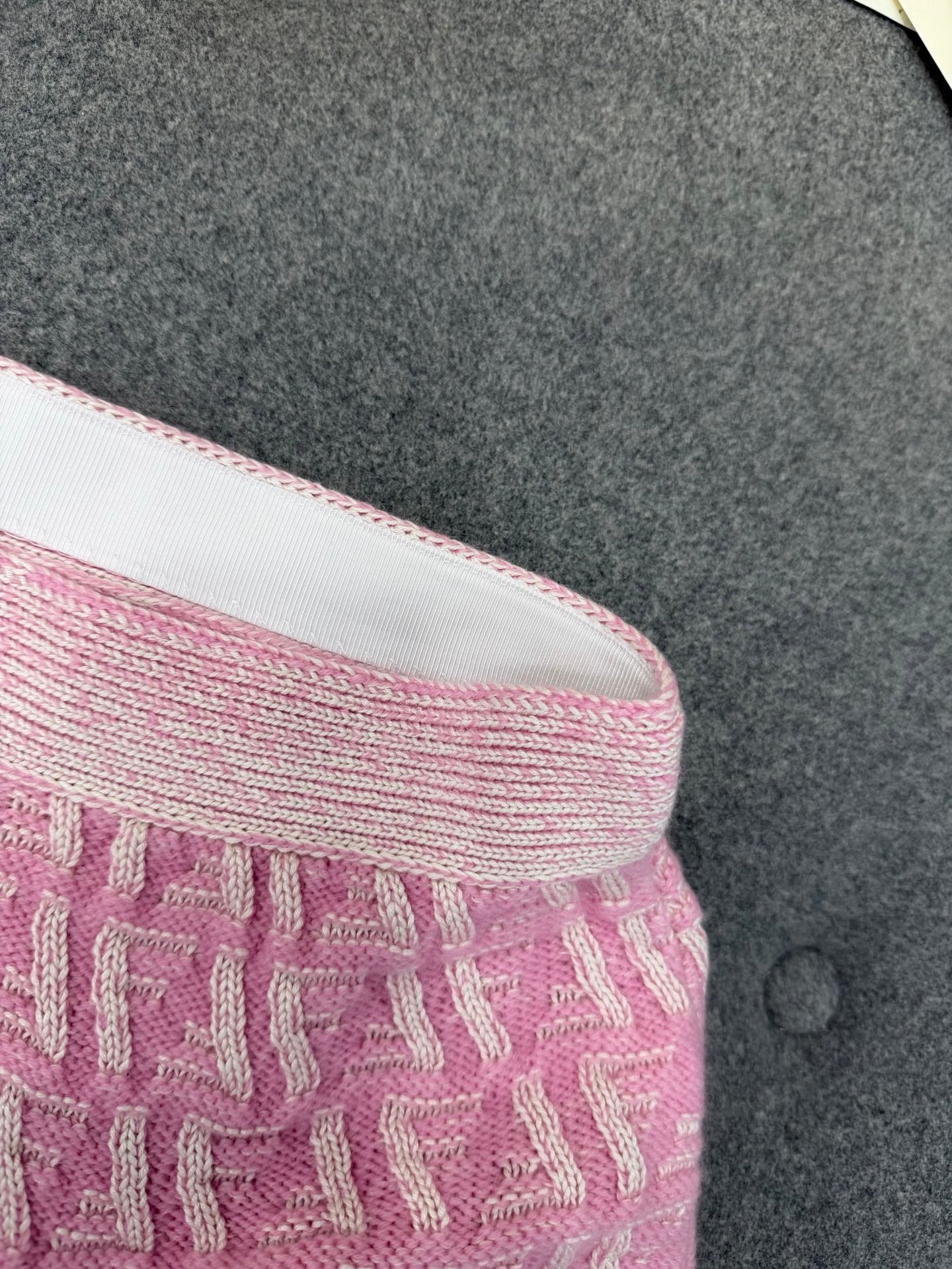 펜디 핑크 FF 캐시미어 울 카디건 셋업