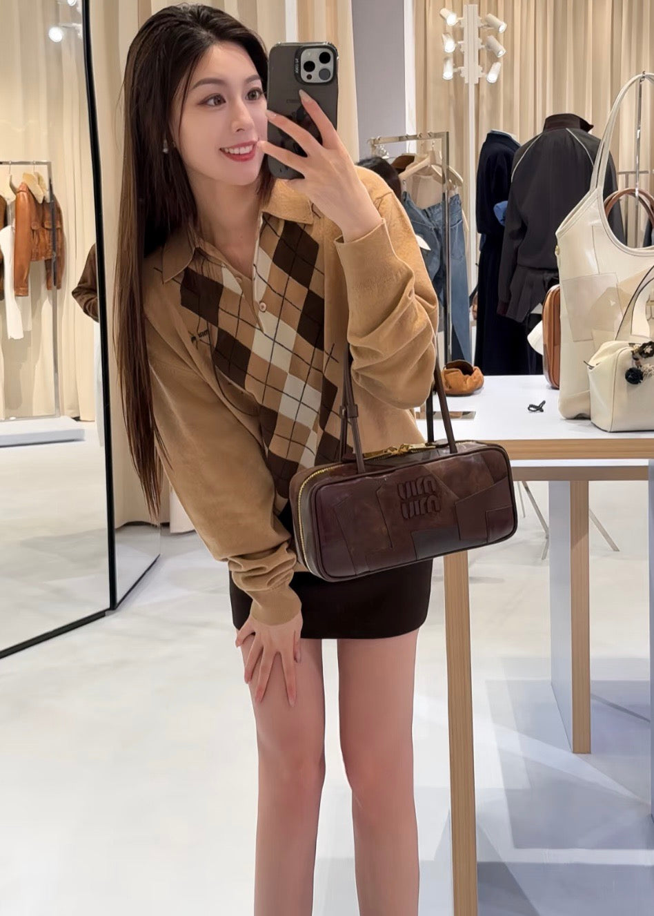 미우미우 캐시미어 폴로 셔츠 카멜 브라운