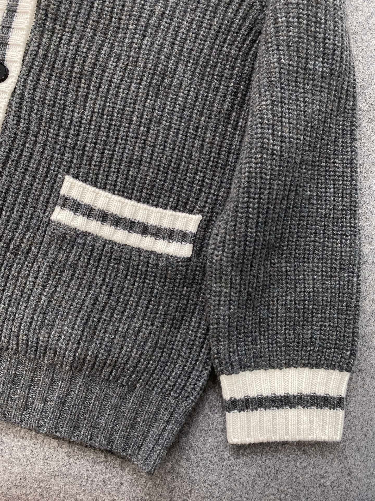 미우미우 립드 니트 울 앤 캐시미어 가디건 슬레이트 그레이